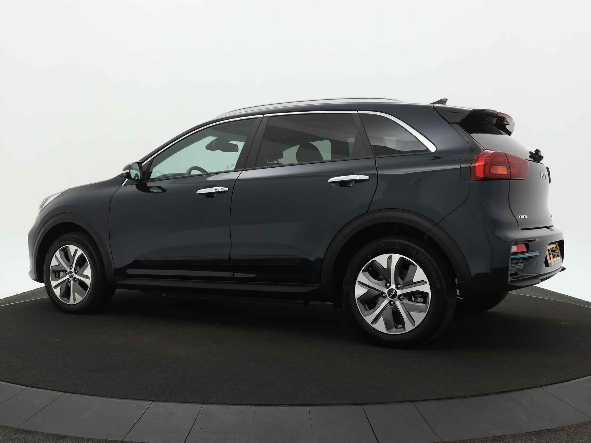 Kia e-Niro DynamicPlusLine 64kWh *€2000 Subsidie beschikbaar* - Navigatie - Camera - Stoel-/stuurverwarming - Adaptive Cruise Control - Climate control - Fabrieksgarantie tot 03-2029 - 5/50