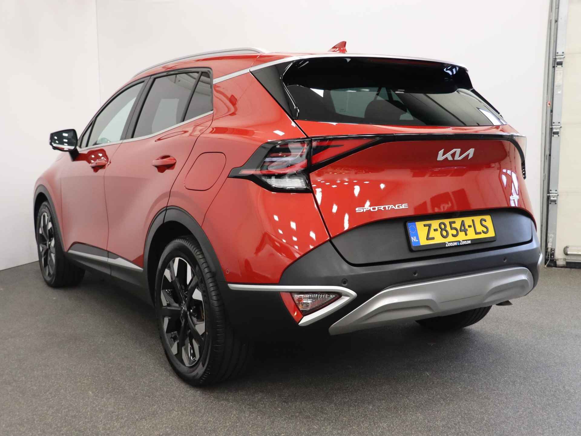 Kia Sportage 1.6T 265pk Plug-in Hybrid AWD DynamicPlusLine | Rondom camera | Stoel en stuurverwarming | Navigatie | Dodehoek detectie | Apple Carplay / Android Auto | Elektrisch verstelbare voorstoelen | - 7/57