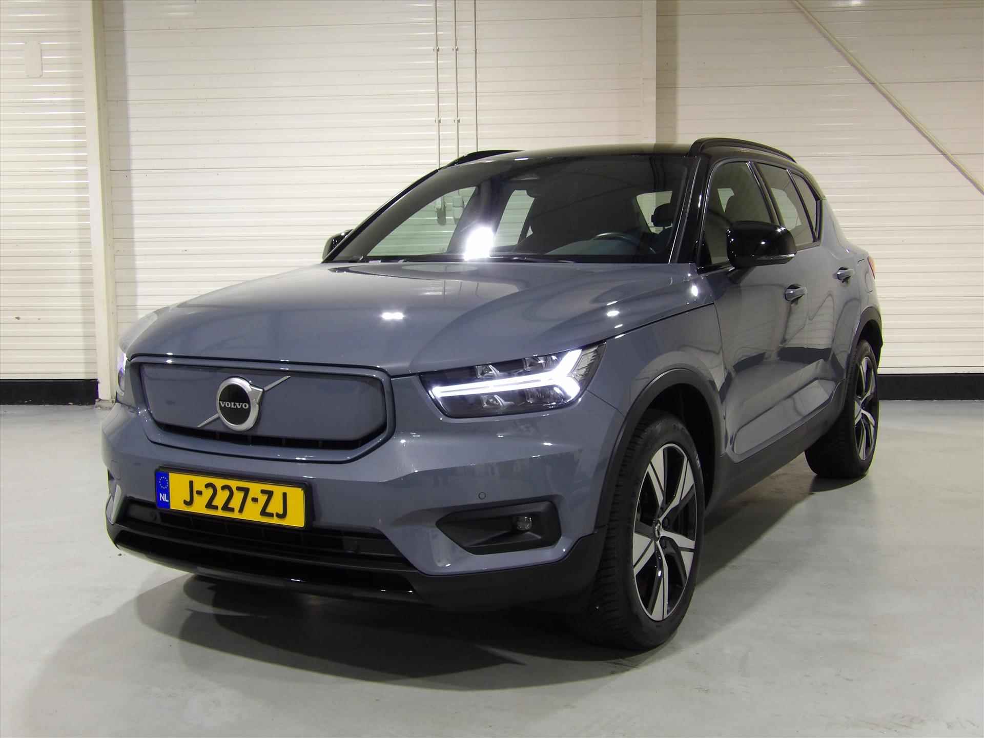 Volvo Xc40 P8 408pk AWD Pure Electric R-Design - 3/41