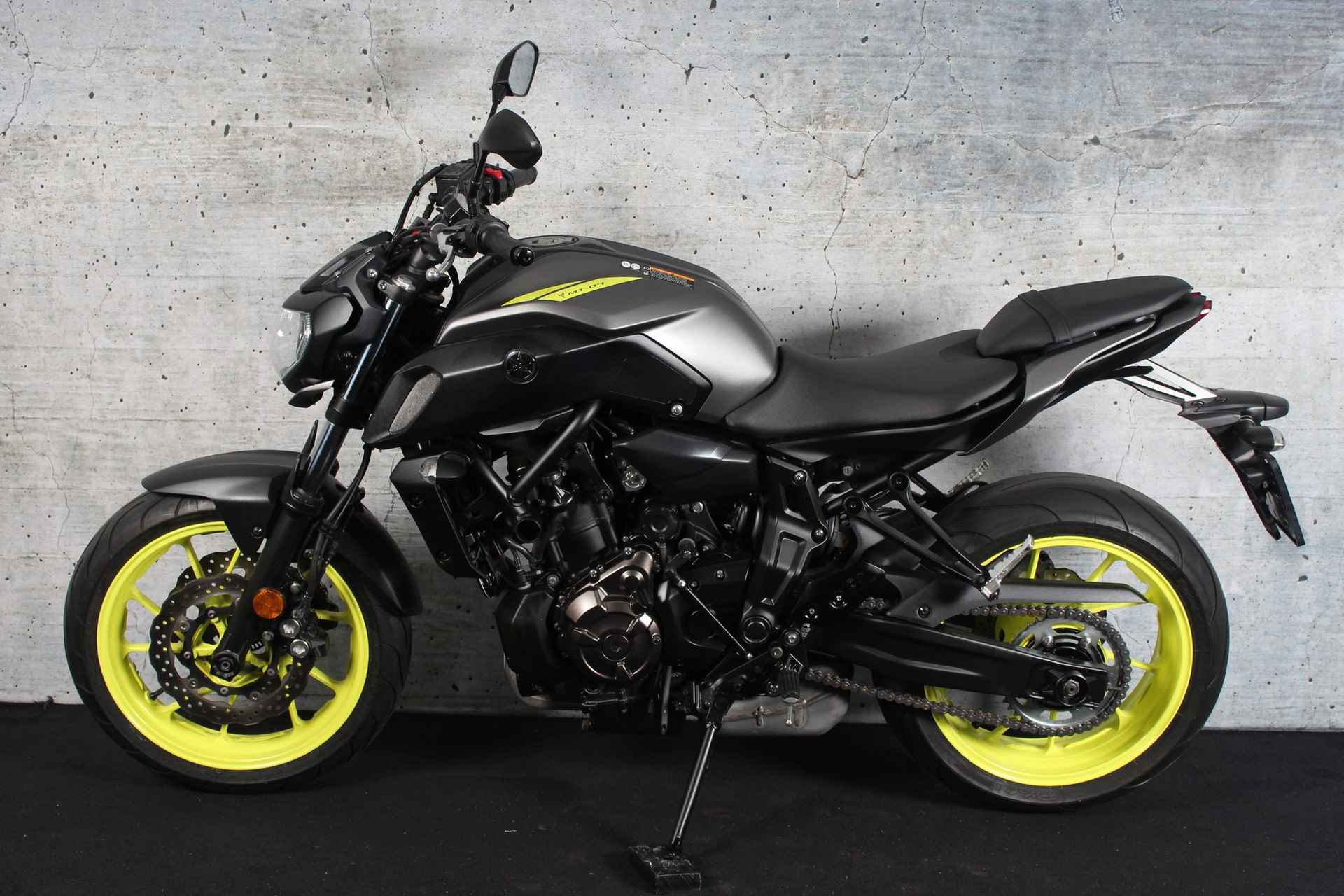 Yamaha MT 07 ABS - 2/18