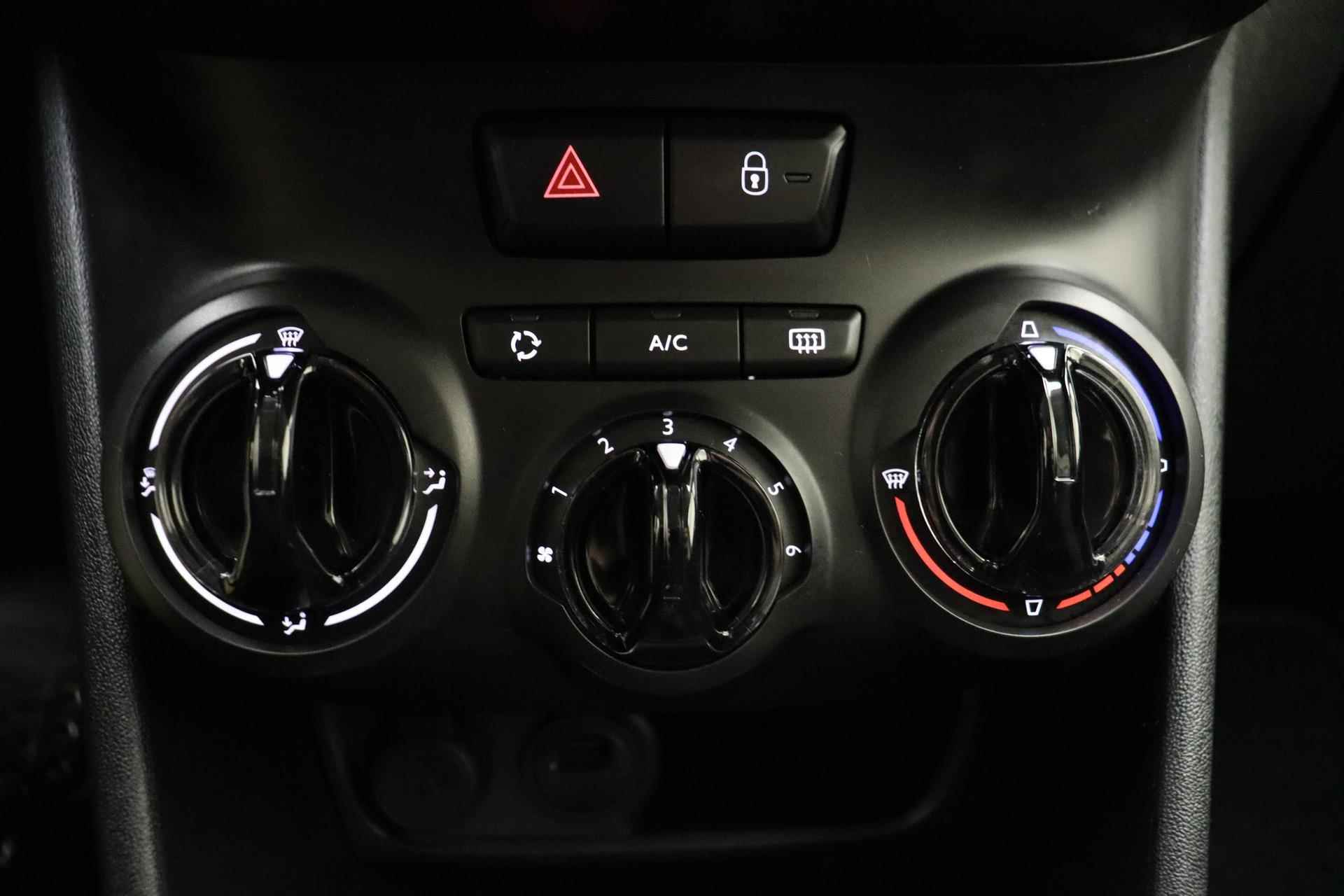 Peugeot 208 1.2 PureTech Signature | Navigatie | Airco | Cruise Control | Parkeersensoren | - 19/31