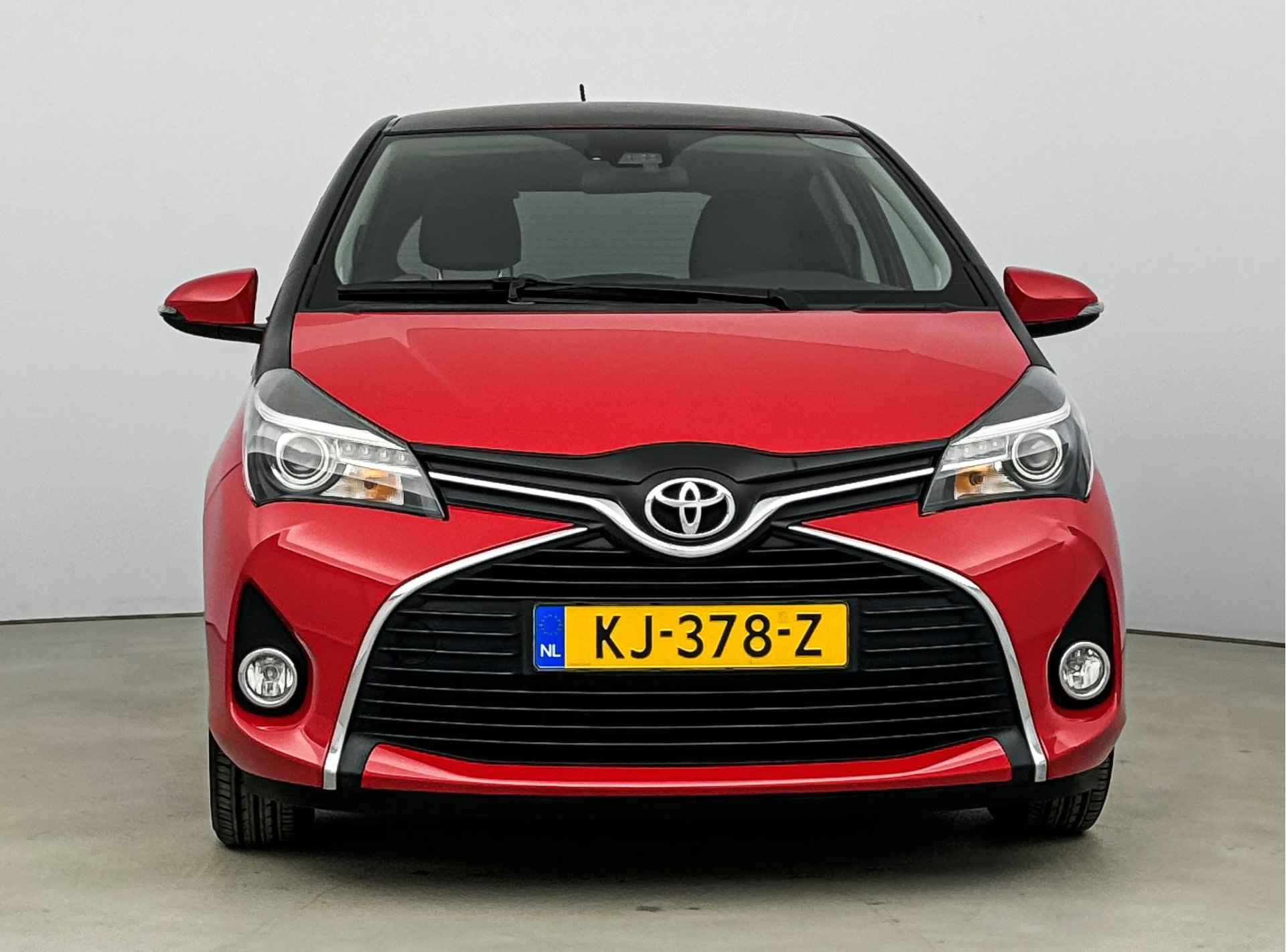 Toyota Yaris 1.3 VVT-i Trend Bi-Tone | Navigatie | Climate Control | Lederen bekleding | - 27/41
