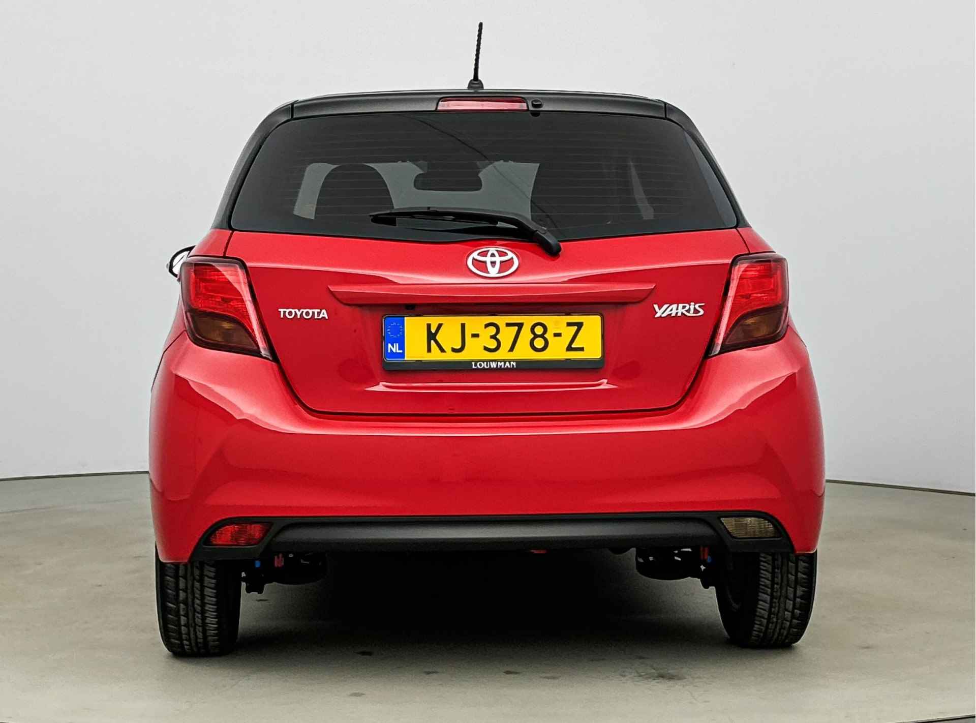 Toyota Yaris 1.3 VVT-i Trend Bi-Tone | Navigatie | Climate Control | Lederen bekleding | - 29/41