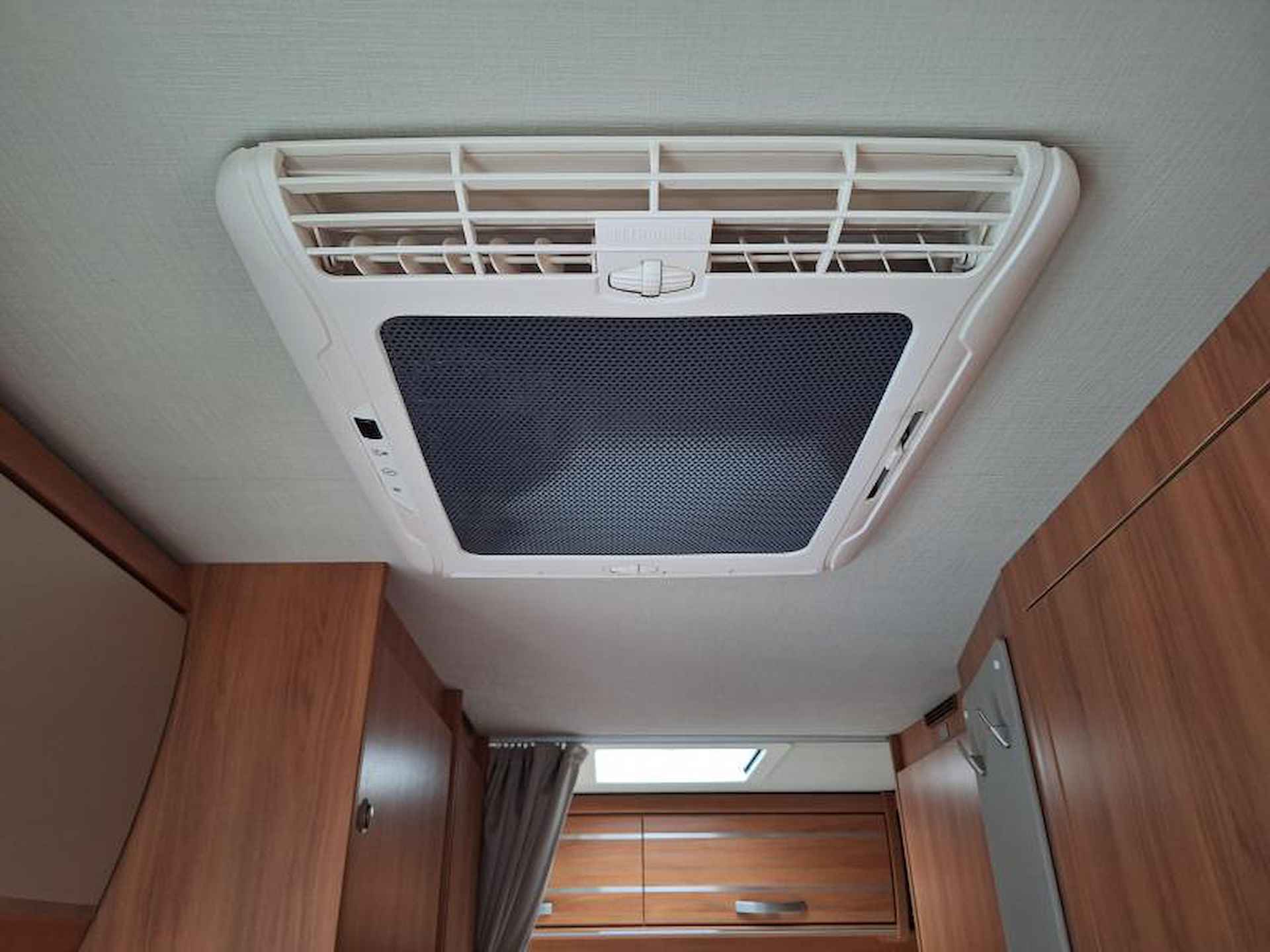 Hymer Exsis-I 524 - COMPACT - HEFBED - 10/25