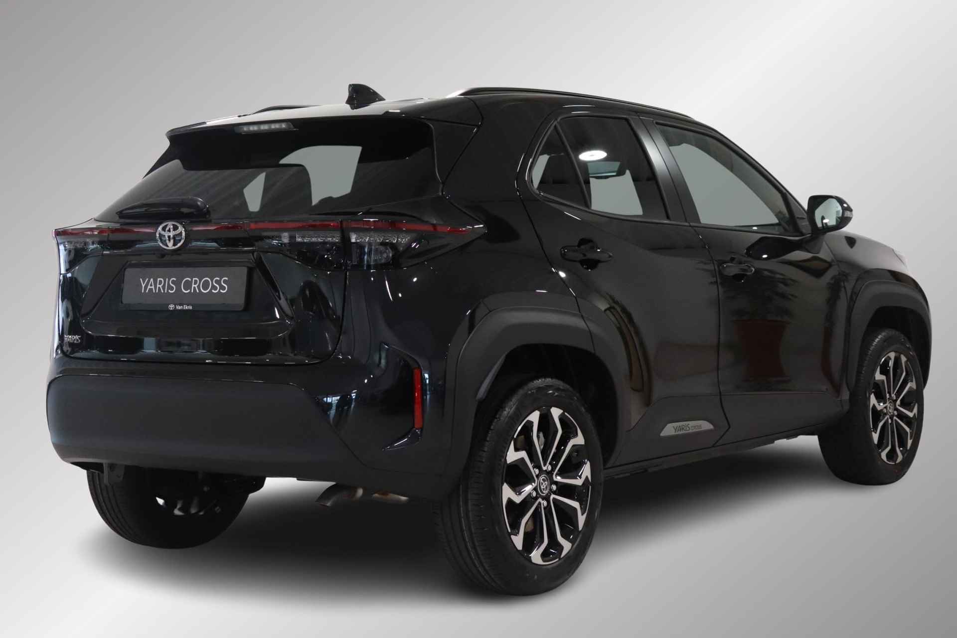 Toyota Yaris Cross 1.5 VVT-I Dynamic, Navi, Lm velgen, Trekgewicht 1350 KG, Camera, Cruise & Climate control - 2/38