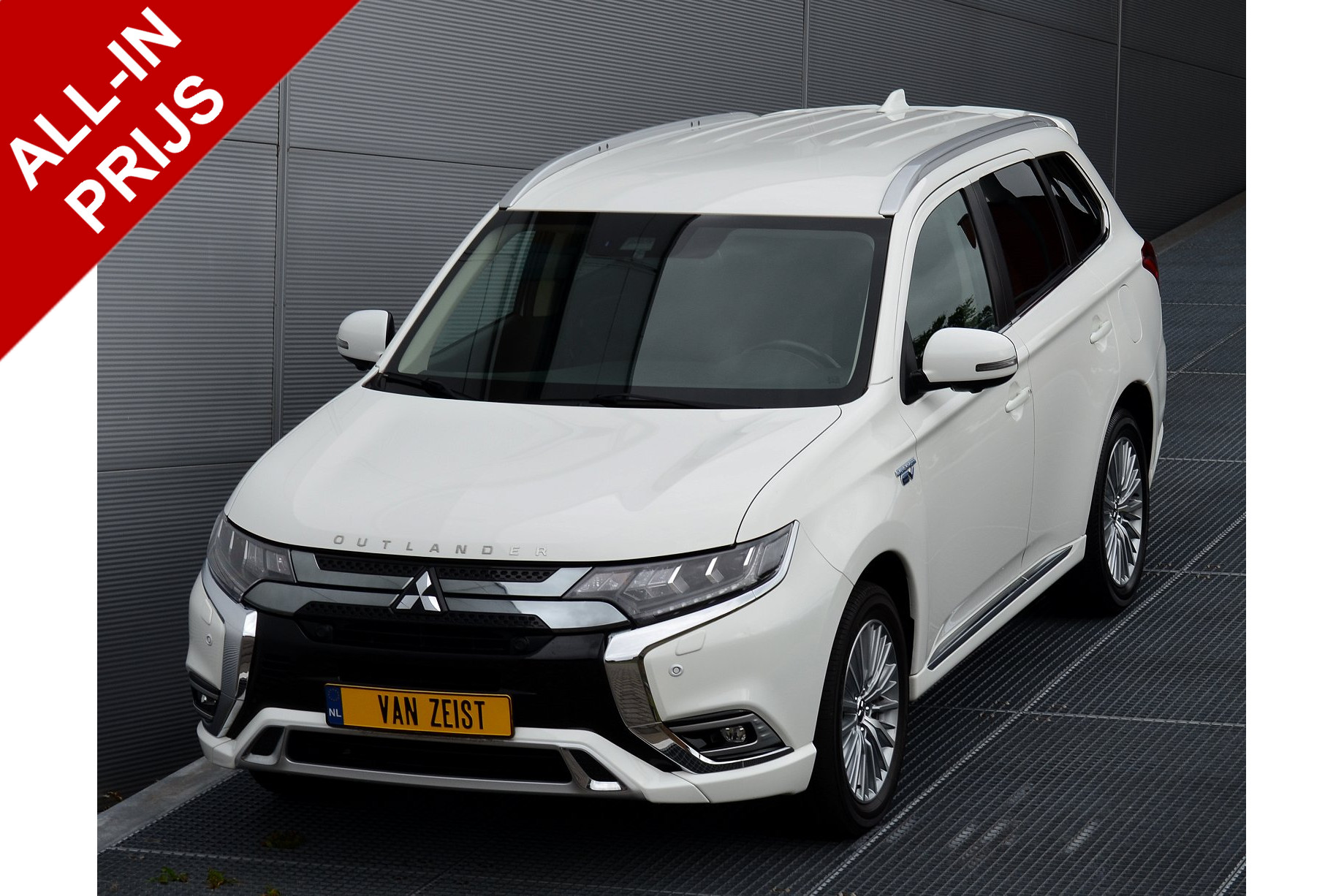 Mitsubishi Outlander PHEV 2.4 INTENSE PLUS 4WD | PLUG IN HYBRID | V2G | TREKHAAK 1500KG | ADAPTIEF CRUISE | ALL IN RIJKLAARPRIJS