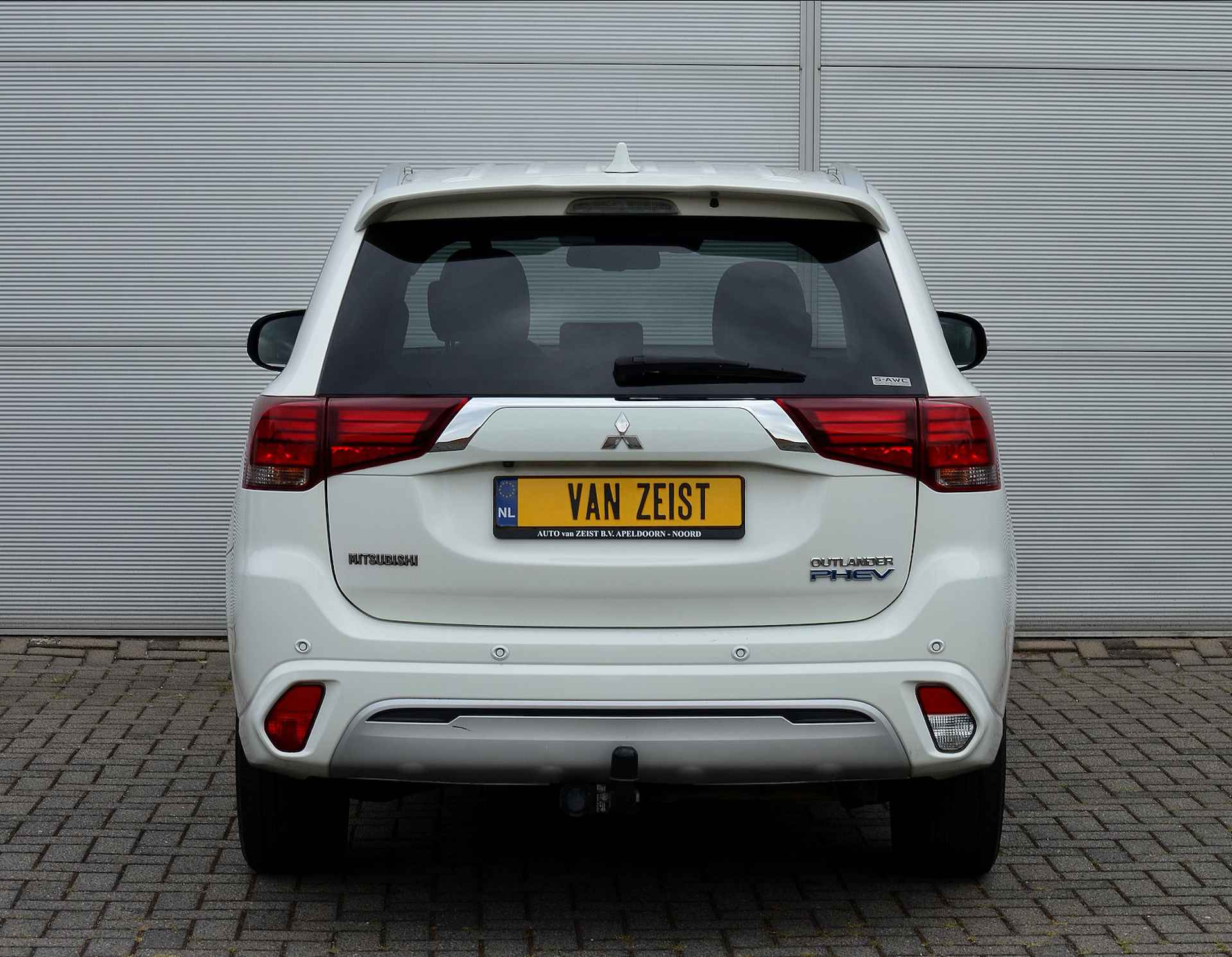 Mitsubishi Outlander PHEV 2.4 INTENSE PLUS 4WD | PLUG IN HYBRID | V2G | TREKHAAK 1500KG | ADAPTIEF CRUISE | ALL IN RIJKLAARPRIJS - 10/52