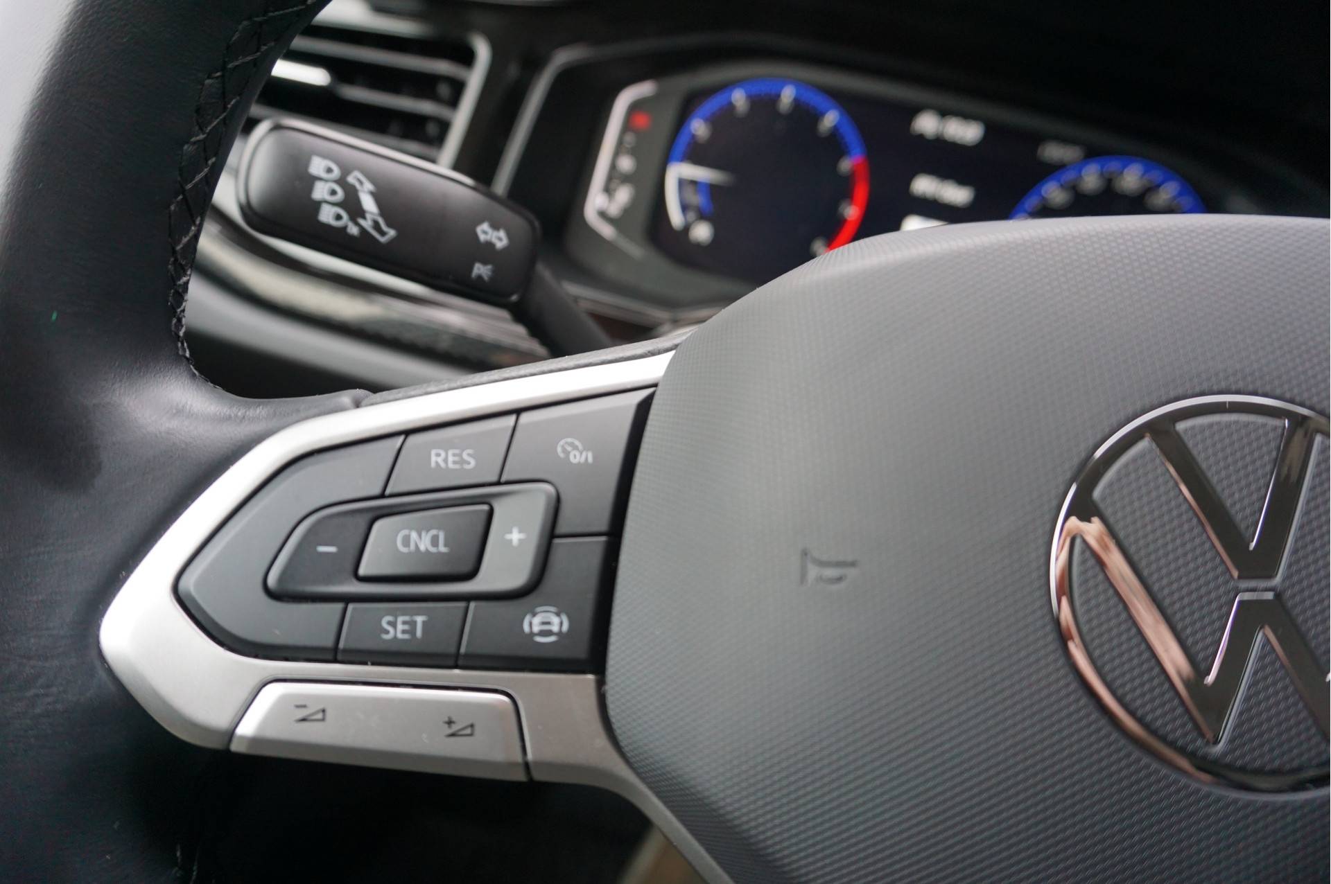 Volkswagen Taigo 1.0 TSI Life + Apple Carplay/ Cruise/ Parkeersensoren/ Virtual Cockpit/ Garantie! - 24/42