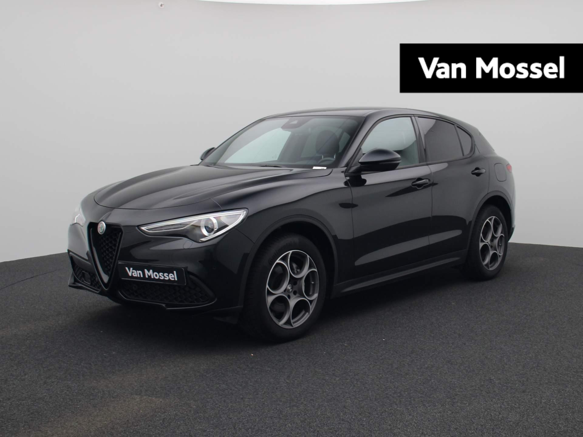 Alfa Romeo Stelvio 2.0 T AWD Sprint | Automaat | Half-Leder | Navigatie | Climate control | Parkeer sensoren | LMV | Xenon | Camera | Lage km stand