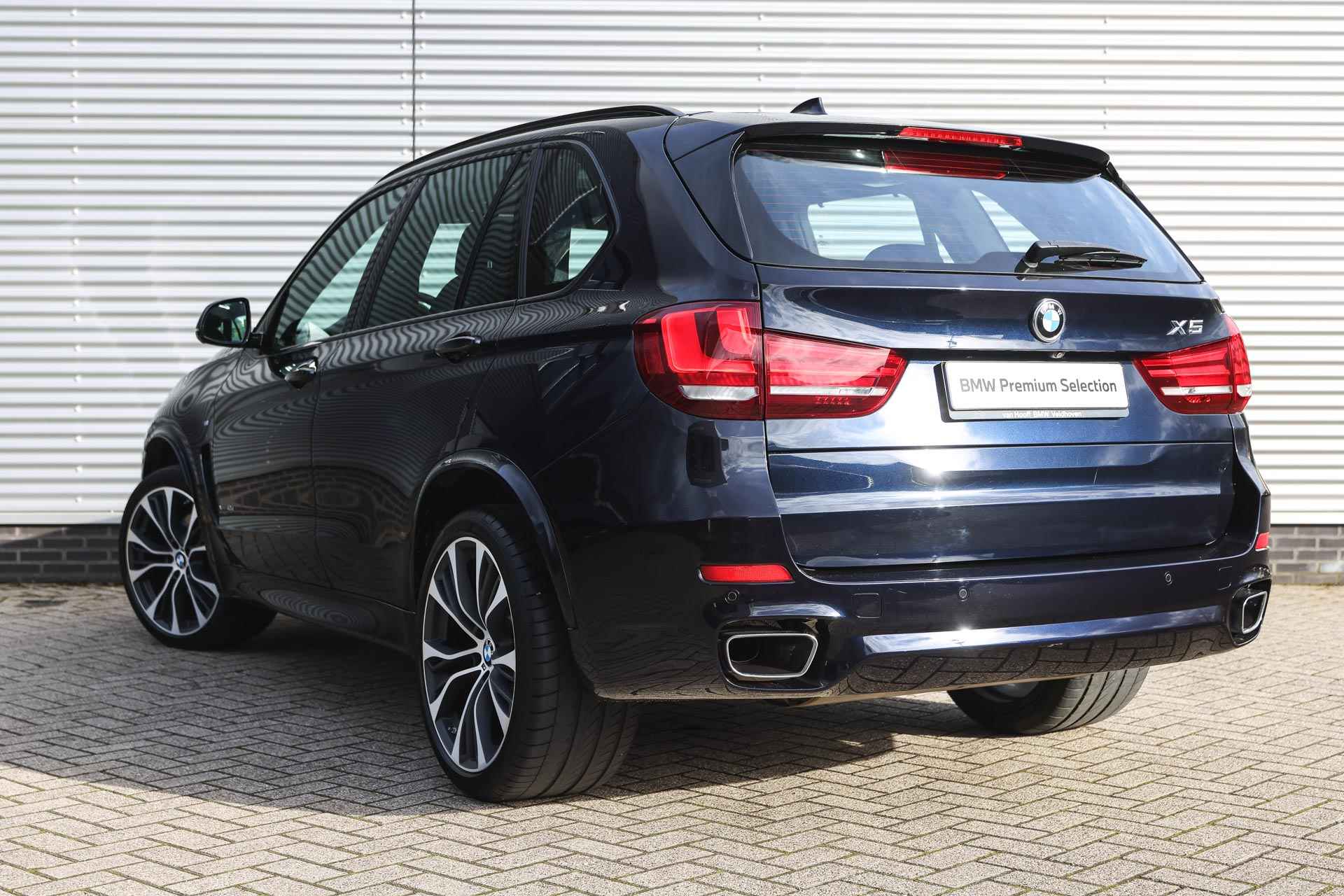 BMW X5 xDrive40d High Executive 7p. M Sport Automaat / Panoramadak / Trekhaak / Adaptief M onderstel / Adaptieve LED / Head-Up / Surround View / Navigatie Professional - 3/41