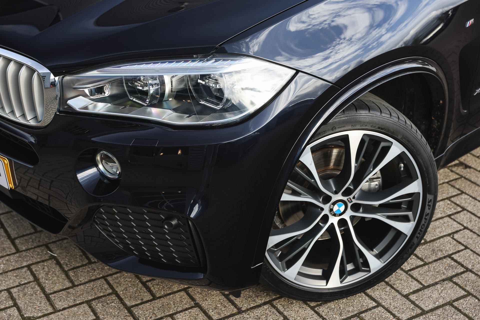 BMW X5 xDrive40d High Executive 7p. M Sport Automaat / Panoramadak / Trekhaak / Adaptief M onderstel / Adaptieve LED / Head-Up / Surround View / Navigatie Professional - 7/41