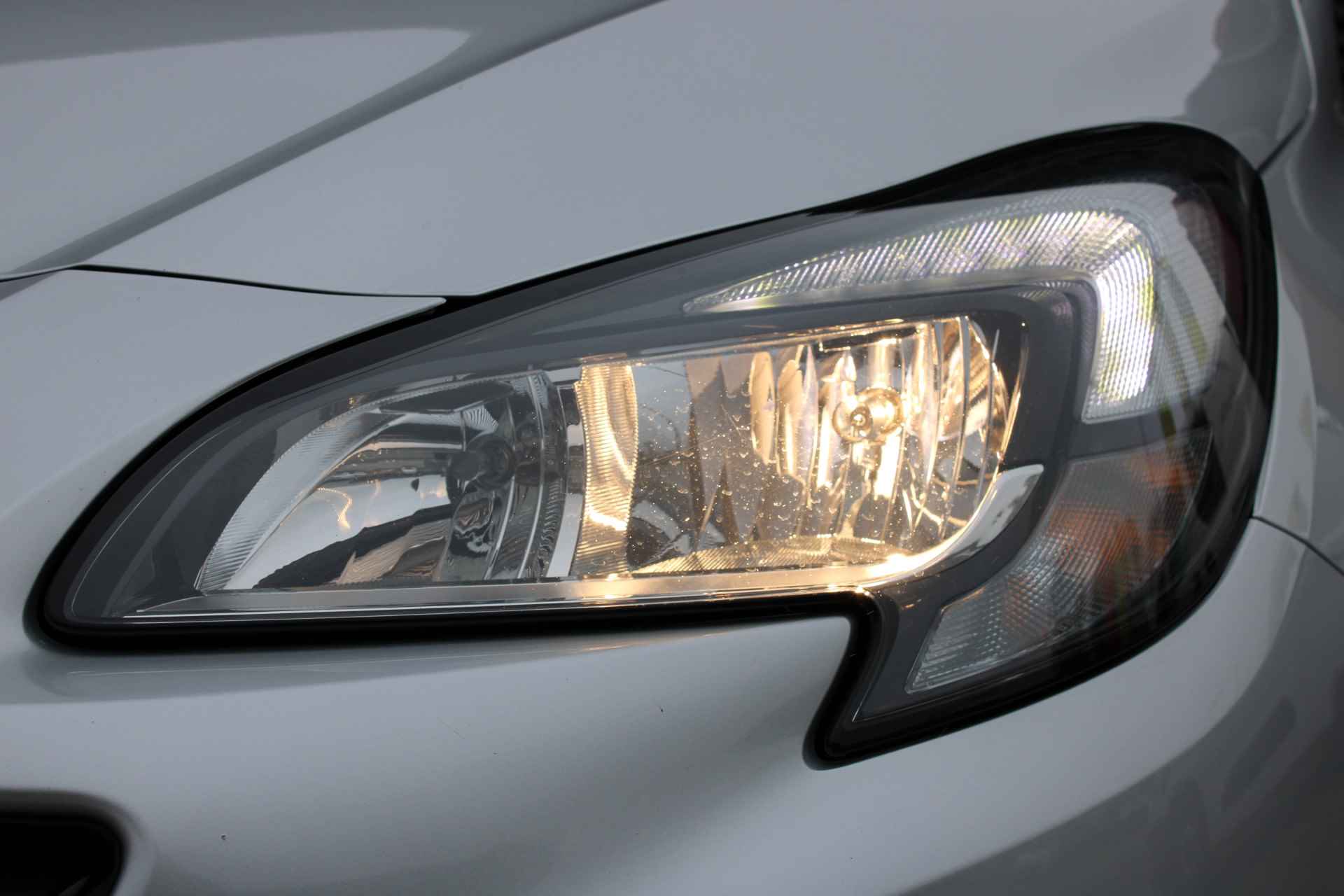 Opel Corsa 1.0 T. 90PK OPC-Line / Camera / Navigatie / Trekhaak / Carplay / 17'' LMV / "Vraag een vrijblijvende offerte aan!" - 13/27