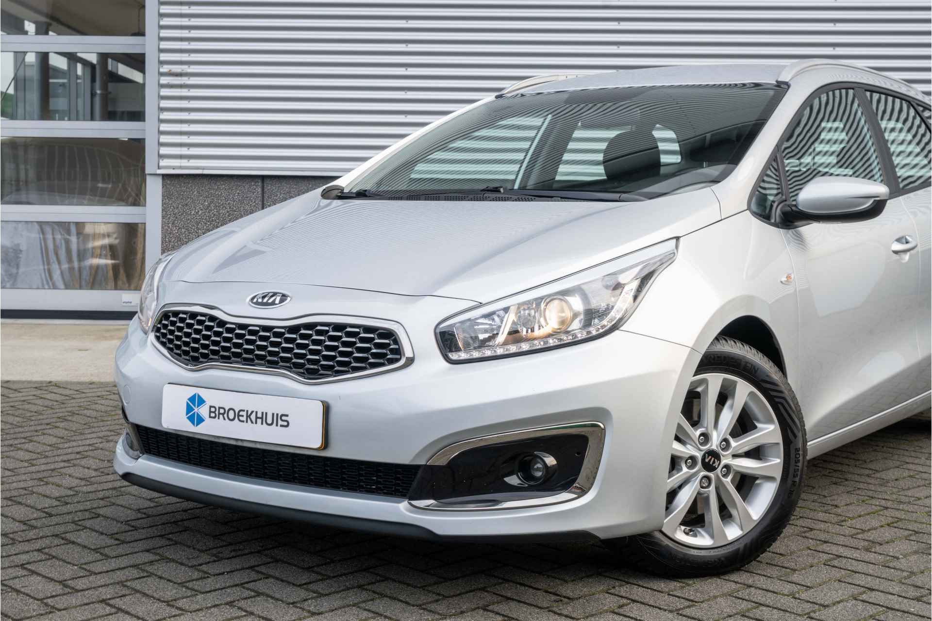 Kia cee'd Sportswagon 1.0 T-GDi ComfortPlusLine Navigator | Trekhaak| Camera| Navi| - 3/45