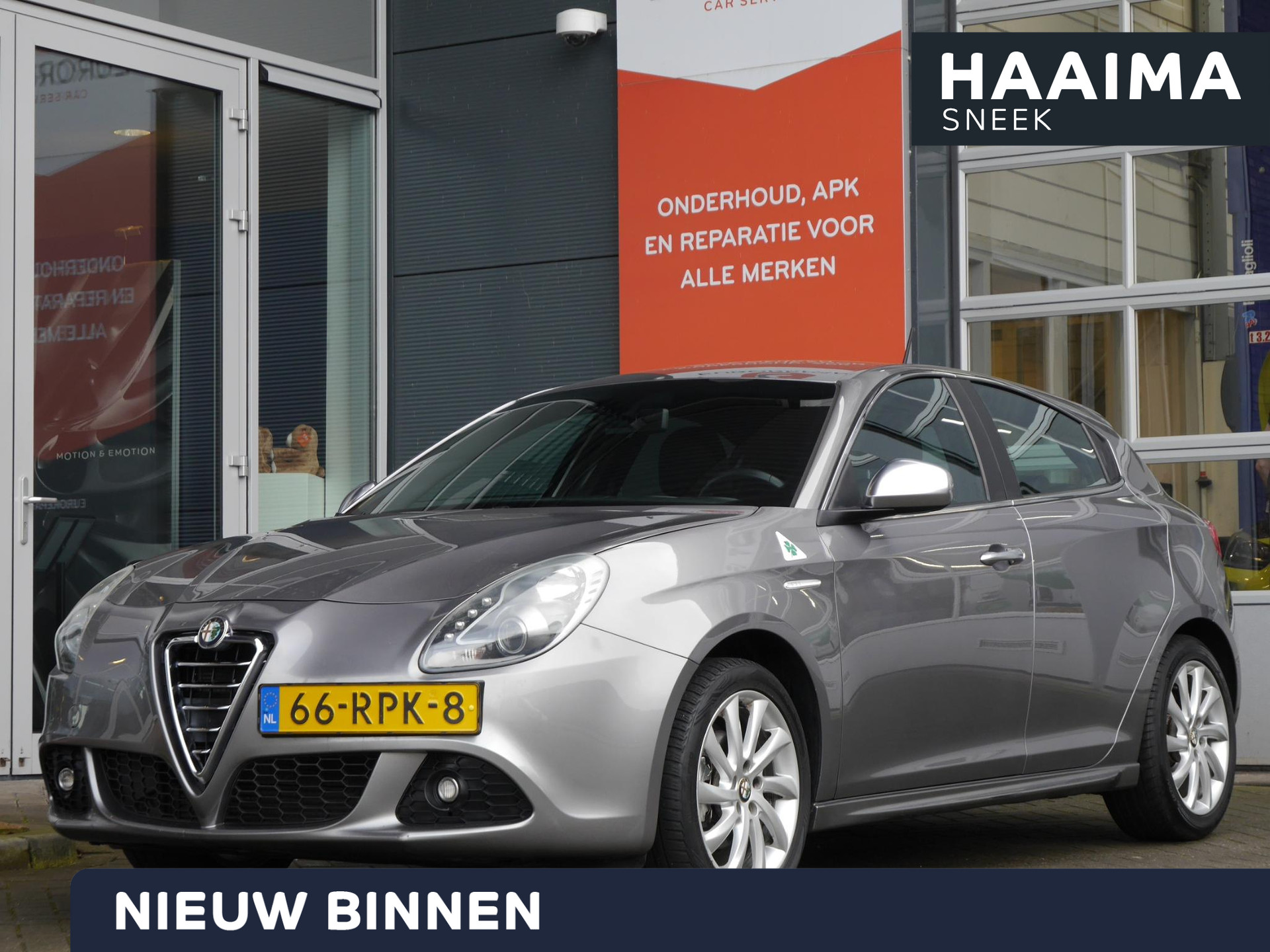 Alfa Romeo Giulietta 1.4 T Distinctive 120PK | Lichtmetalen velgen | Climate control | Cruise control | Elektrische ramen | DNA schakelaar | Mistlampen