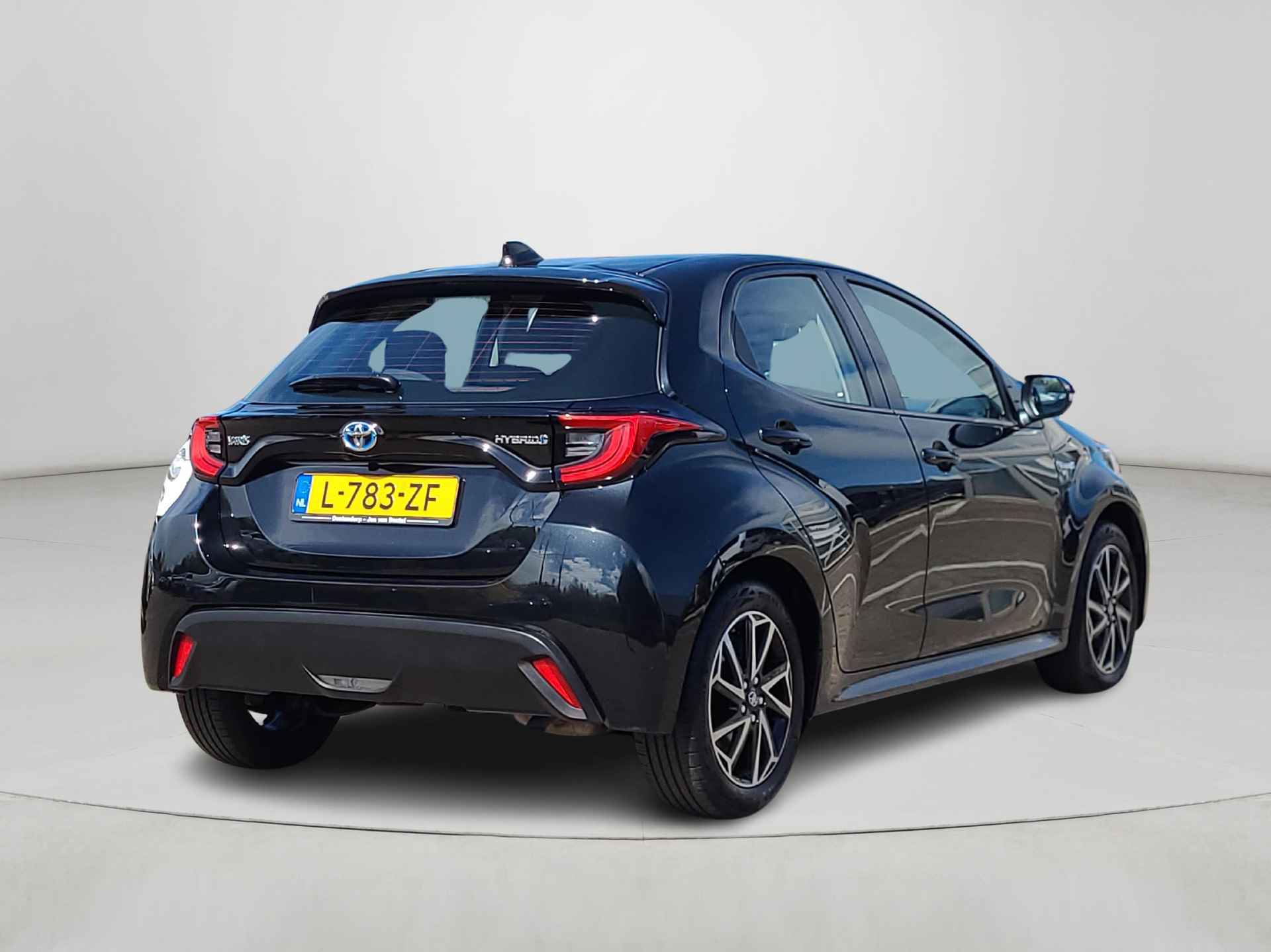 Toyota Yaris 1.5 Hybrid Dynamic Automaat | Navigatie | Apple CarPlay / Android Auto | Rijklaarprijs incl. 36 maanden garantie | - 6/32