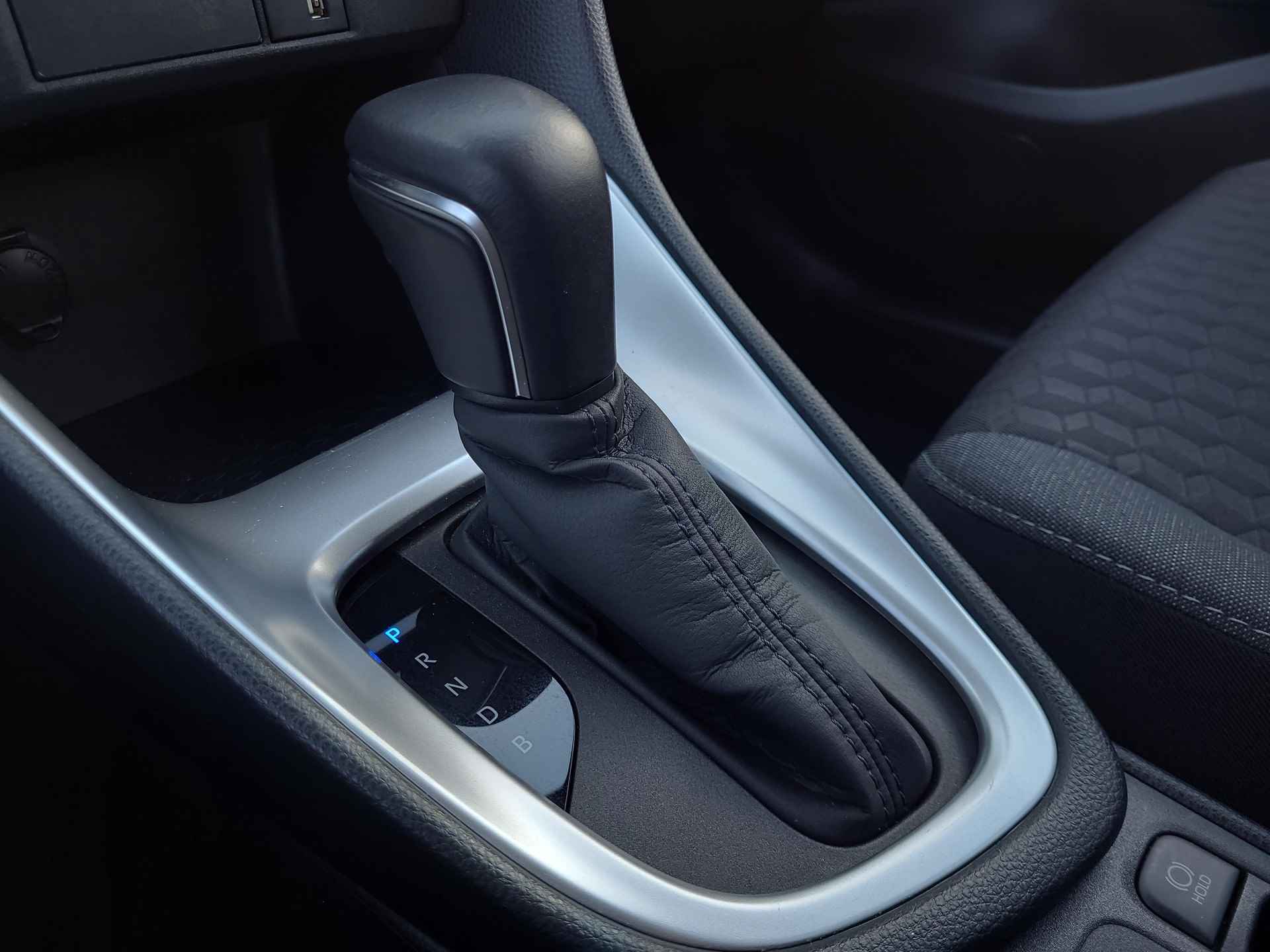 Toyota Yaris 1.5 Hybrid Dynamic Automaat | Navigatie | Apple CarPlay / Android Auto | Rijklaarprijs incl. 36 maanden garantie | - 12/32