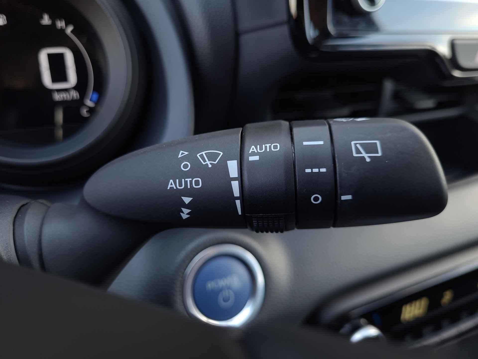 Toyota Yaris 1.5 Hybrid Dynamic Automaat | Navigatie | Apple CarPlay / Android Auto | Rijklaarprijs incl. 36 maanden garantie | - 21/32