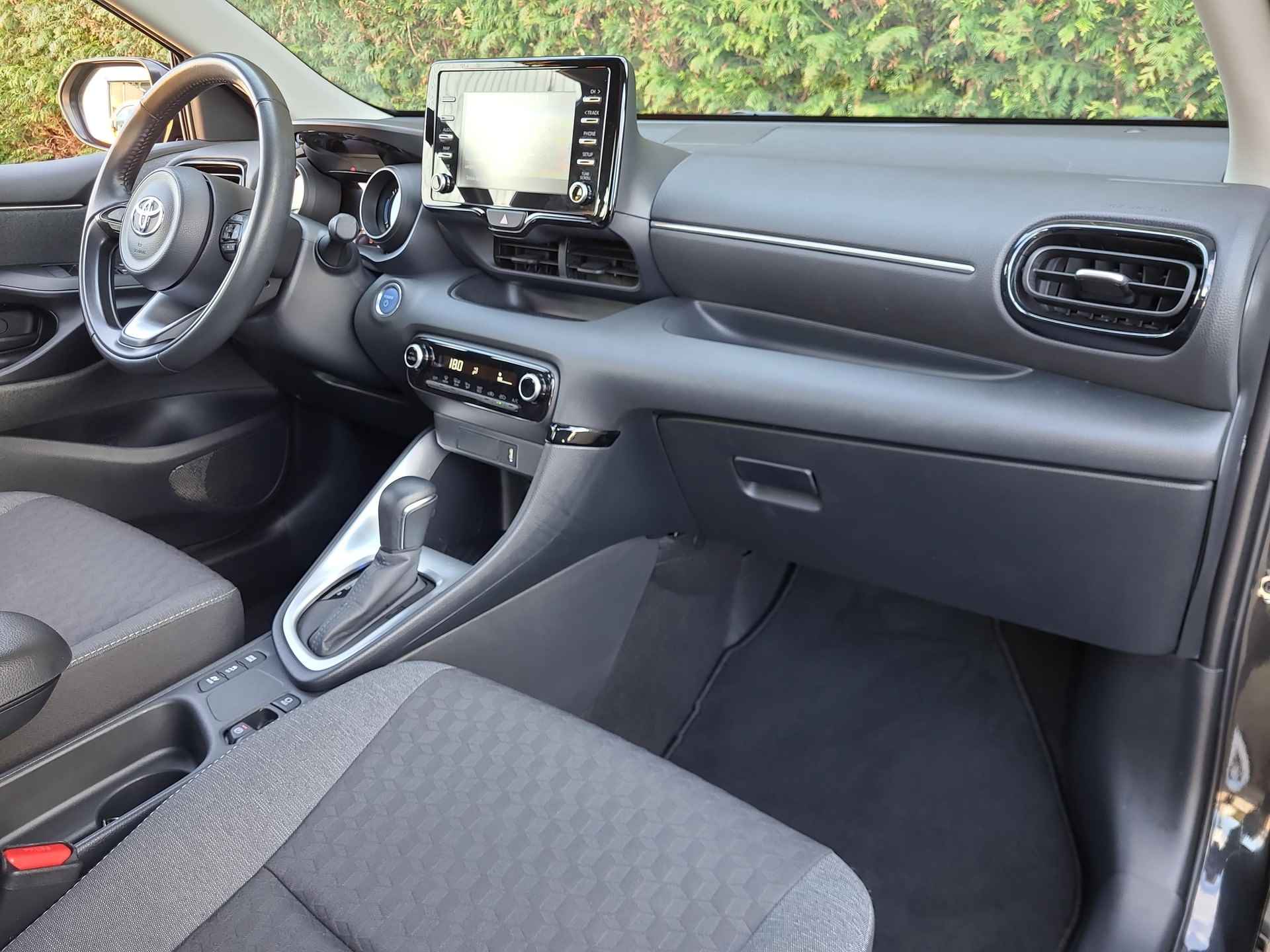 Toyota Yaris 1.5 Hybrid Dynamic Automaat | Navigatie | Apple CarPlay / Android Auto | Rijklaarprijs incl. 36 maanden garantie | - 23/32