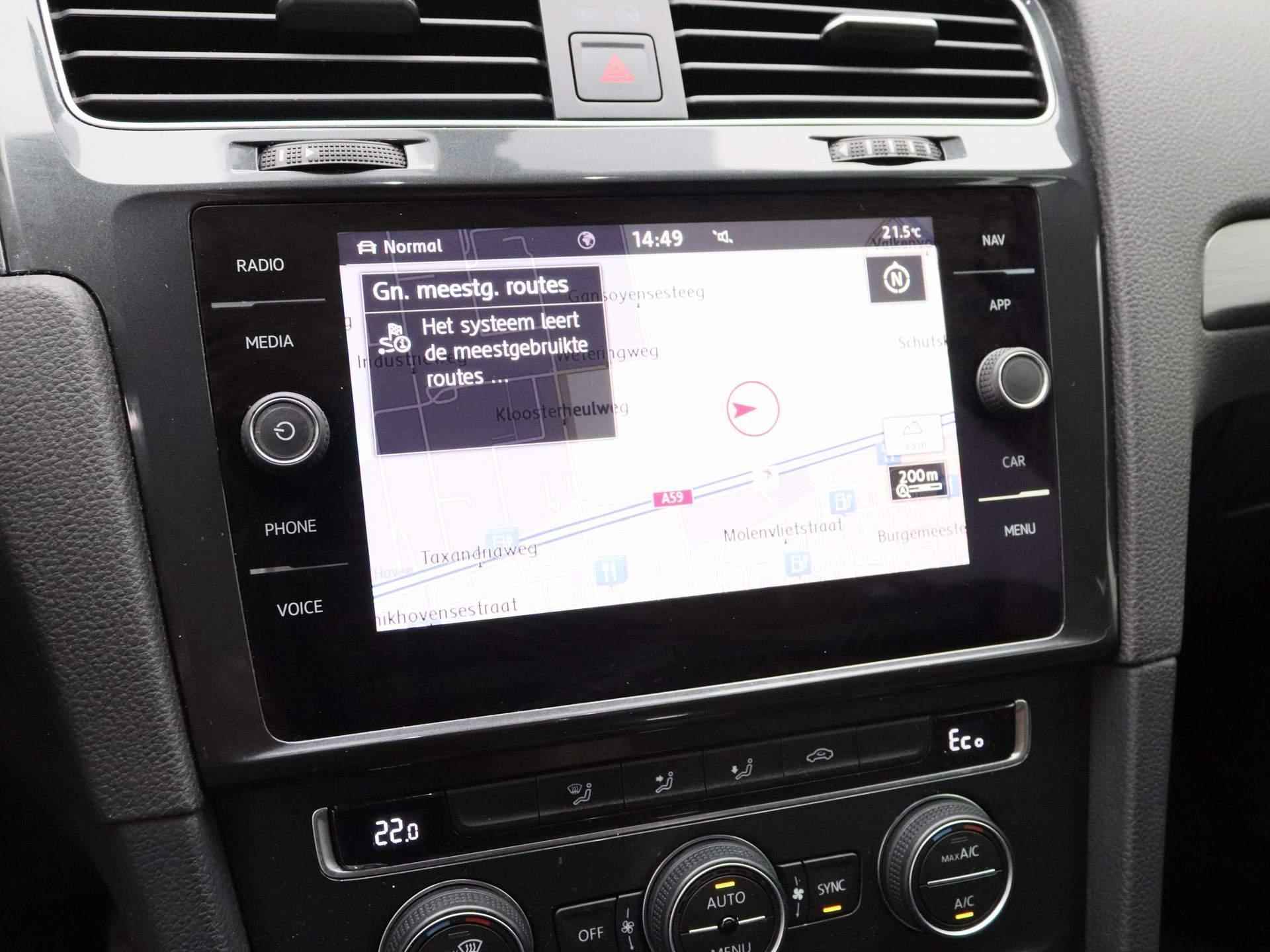 Volkswagen e-Golf E-DITION | Climate Control | Navigatie | LMV | Parkeersensoren | LED | Carplay | - 24/34