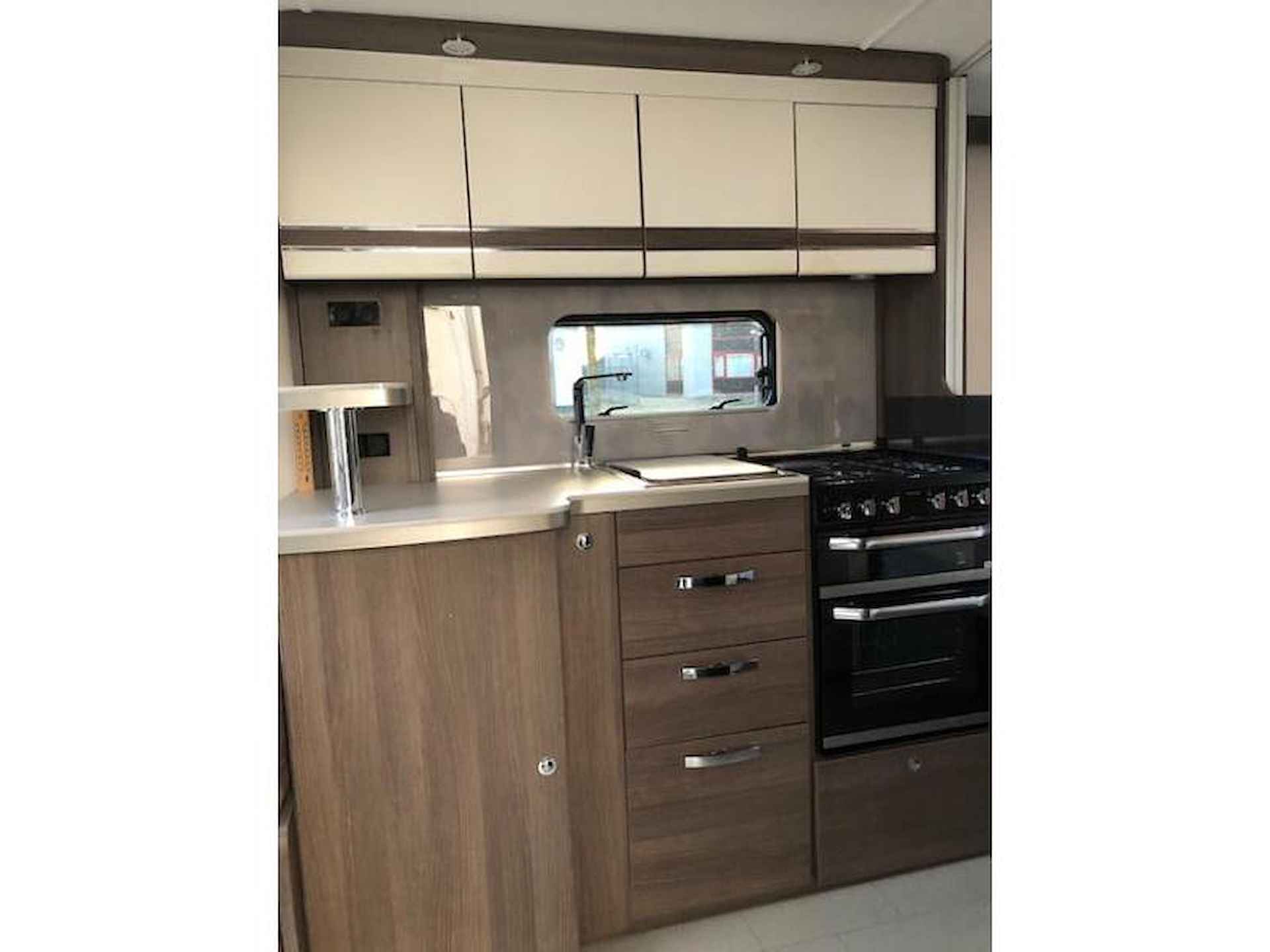 Elddis Buccaneer  levelsysteem, mover, - 6/19