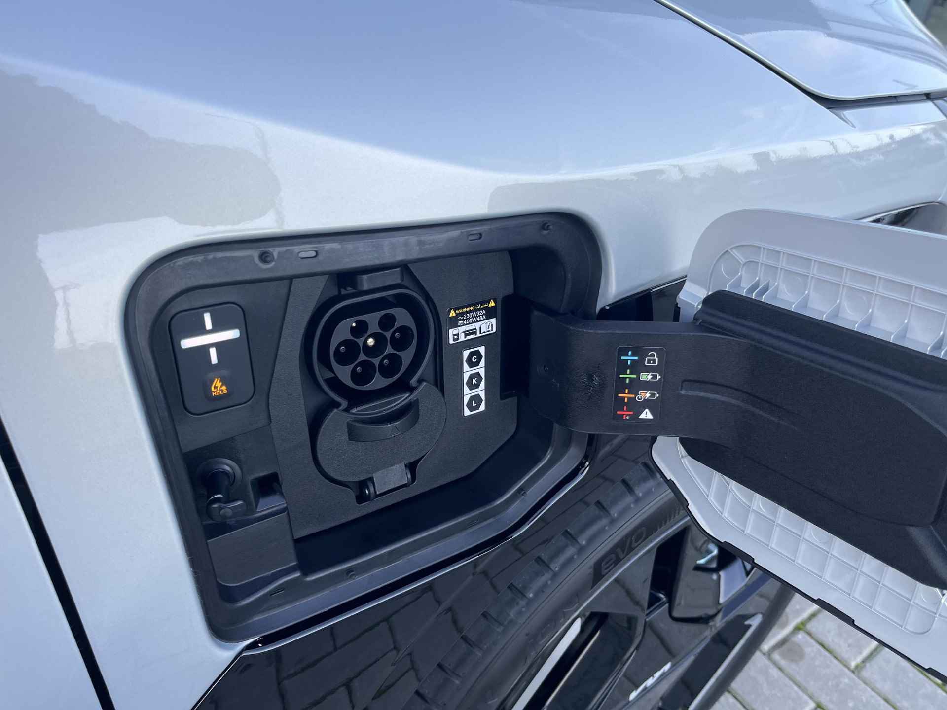 Kia EV3 GT-PlusLine 81.4 kWh | Beschikbaarheid op aanvraag | Panoramadak | 360° Camera | Smart Key | Stoelventilatie | Stoel & stuurverwarming | Achterbankverwarming | Elk. achterklep - 17/37