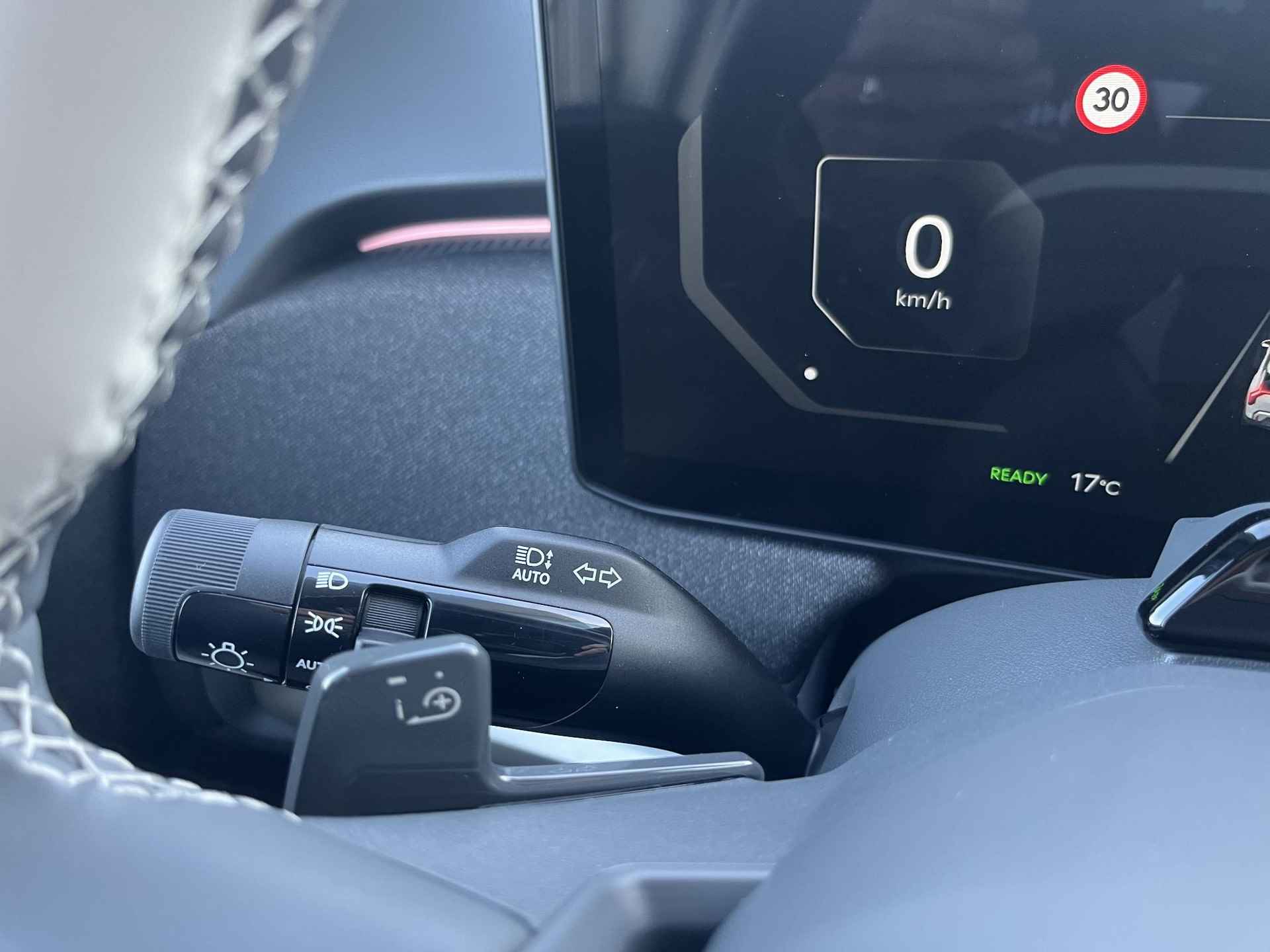 Kia EV3 GT-PlusLine 81.4 kWh | Beschikbaarheid op aanvraag | Panoramadak | 360° Camera | Smart Key | Stoelventilatie | Stoel & stuurverwarming | Achterbankverwarming | Elk. achterklep - 22/37