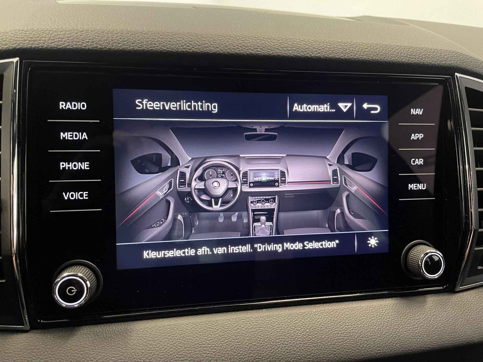 Skoda Karoq 1.5 TSI DSG Sportline | 1e-EIG. | ORG.NL | TREKHAAK | CAMERA | CARPLAY | STOEL.V.W. | - 23/44