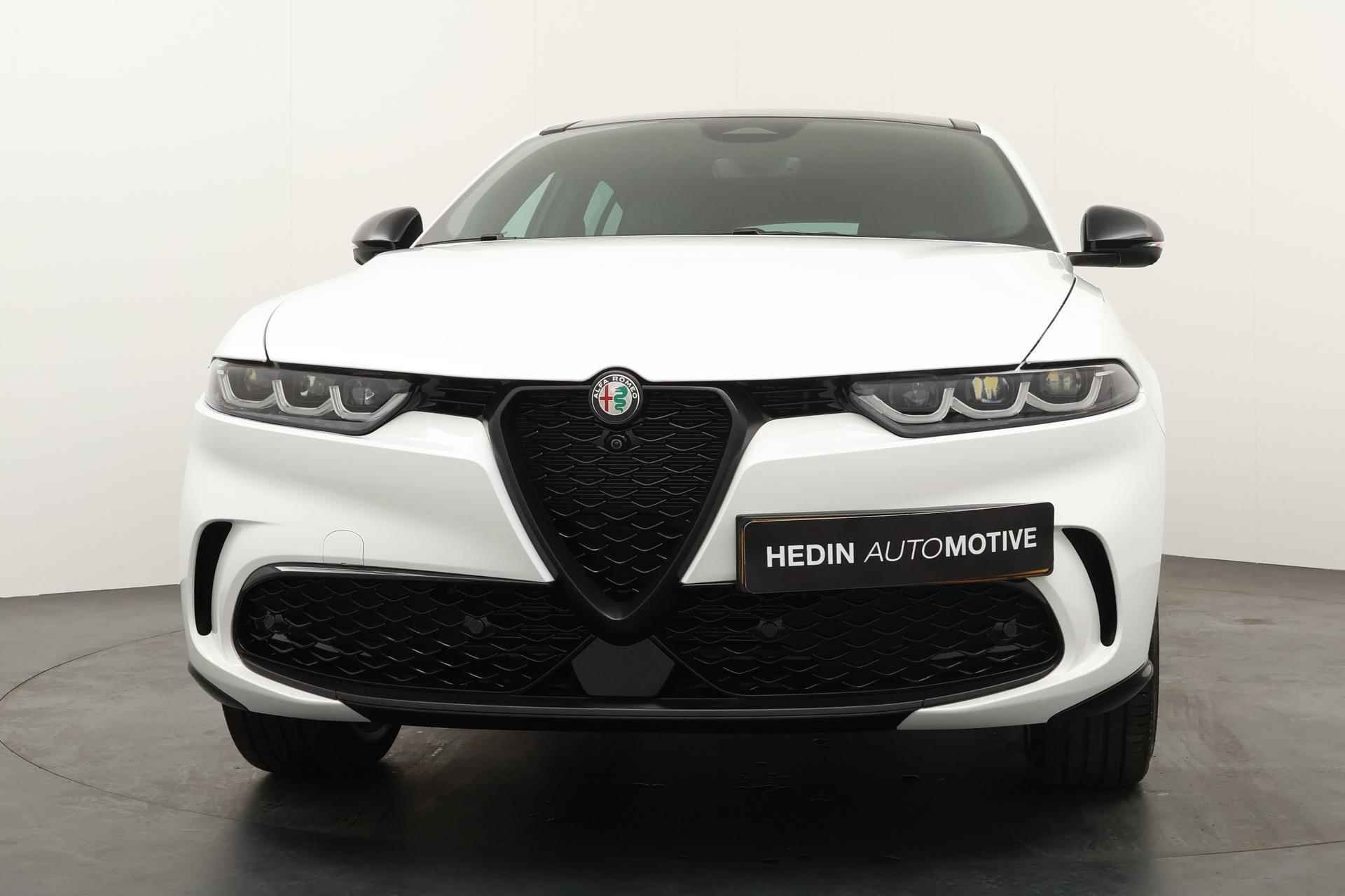 Alfa Romeo Tonale 1.5T Hybrid Veloce | Panoramadak | Leder | Navigatie | Camera | Adapt. Cruise control | Carplay | El. Klep | PDC V+A | LMV 20 inch - 2/17