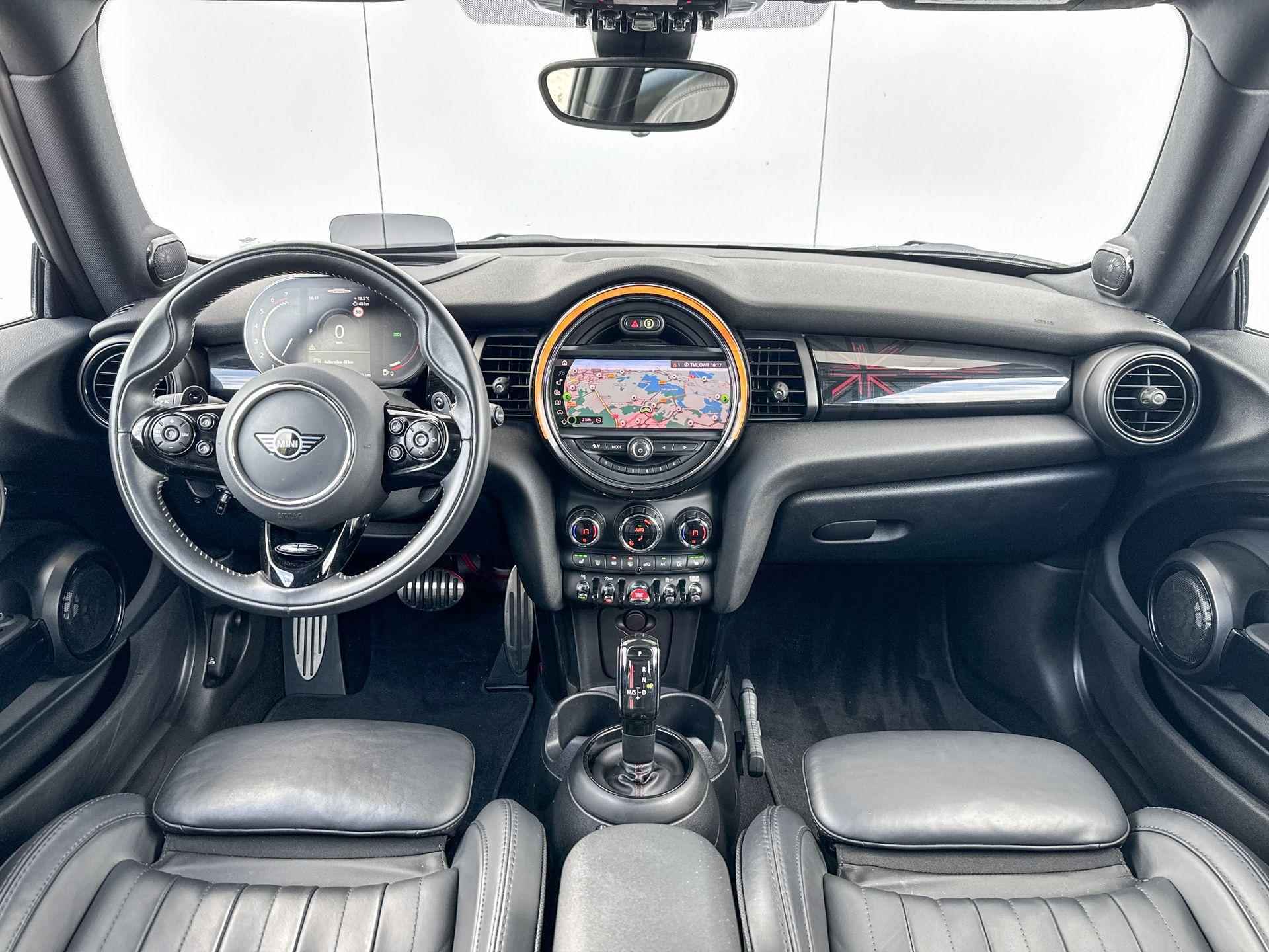 MINI 3-deurs 2.0 John Cooper Works Chili Serious Business / 18 inch / Comfort Acces / Achteruitrij Camera/ Piano Black Exterieur / Glazen Schuifdak / Getinte ramen Achter / Sportstoel / Adaptive Cruise Control / Harman Kardon / Head Up Display - 7/22