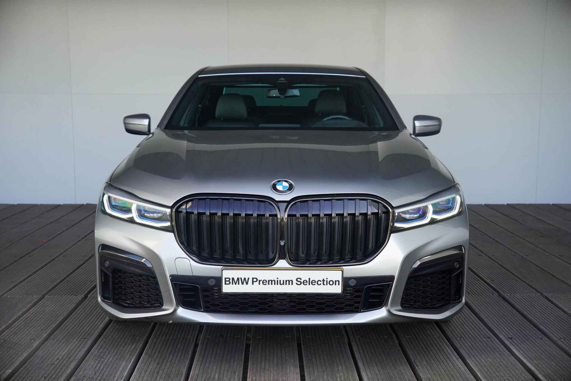 BMW 7 Serie Sedan 745e | High Executive | M-Sportpakket | Driving Assistent | Head-Up Display | BMW Laserlicht - 3/56