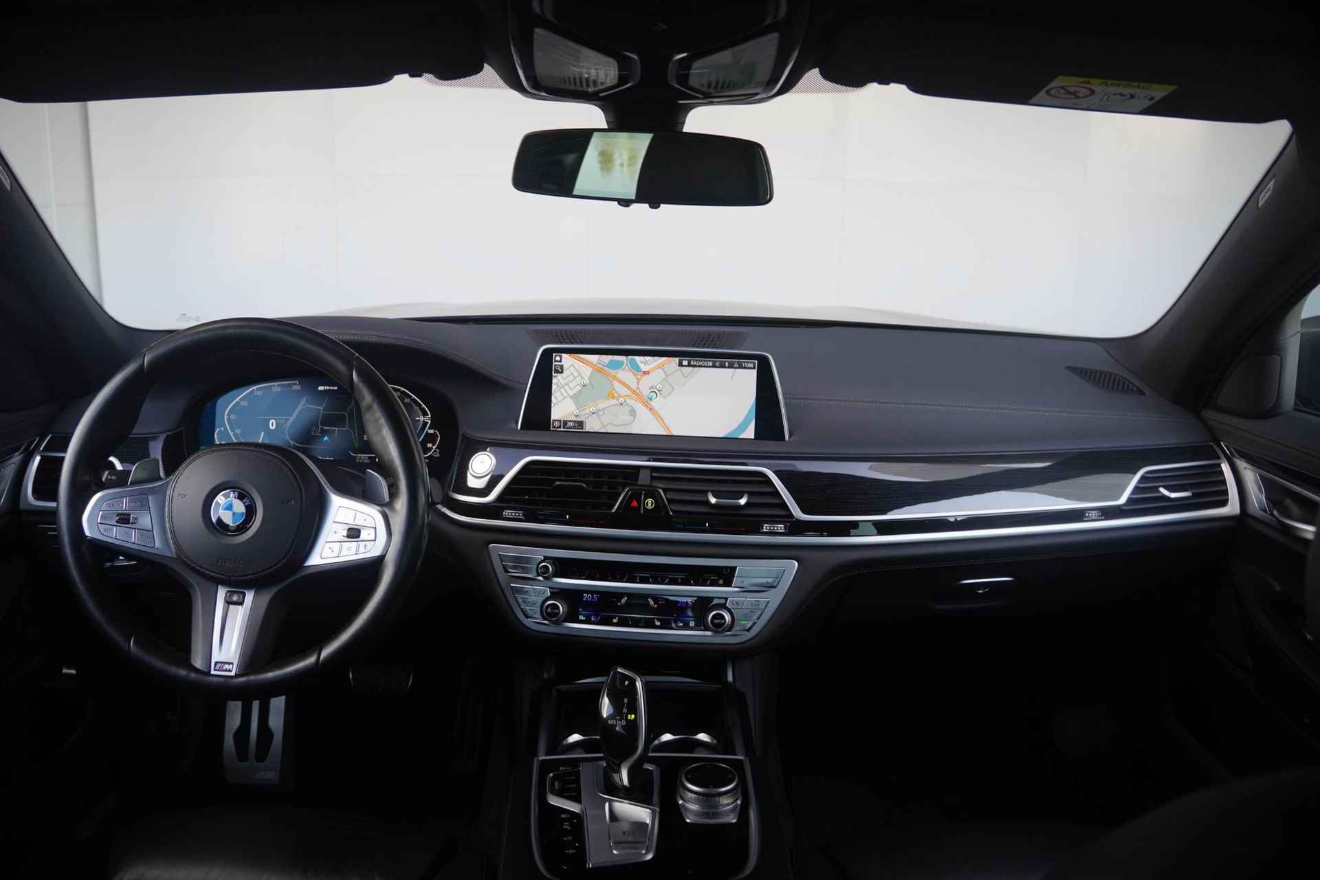 BMW 7 Serie Sedan 745e | High Executive | M-Sportpakket | Driving Assistent | Head-Up Display | BMW Laserlicht - 9/56