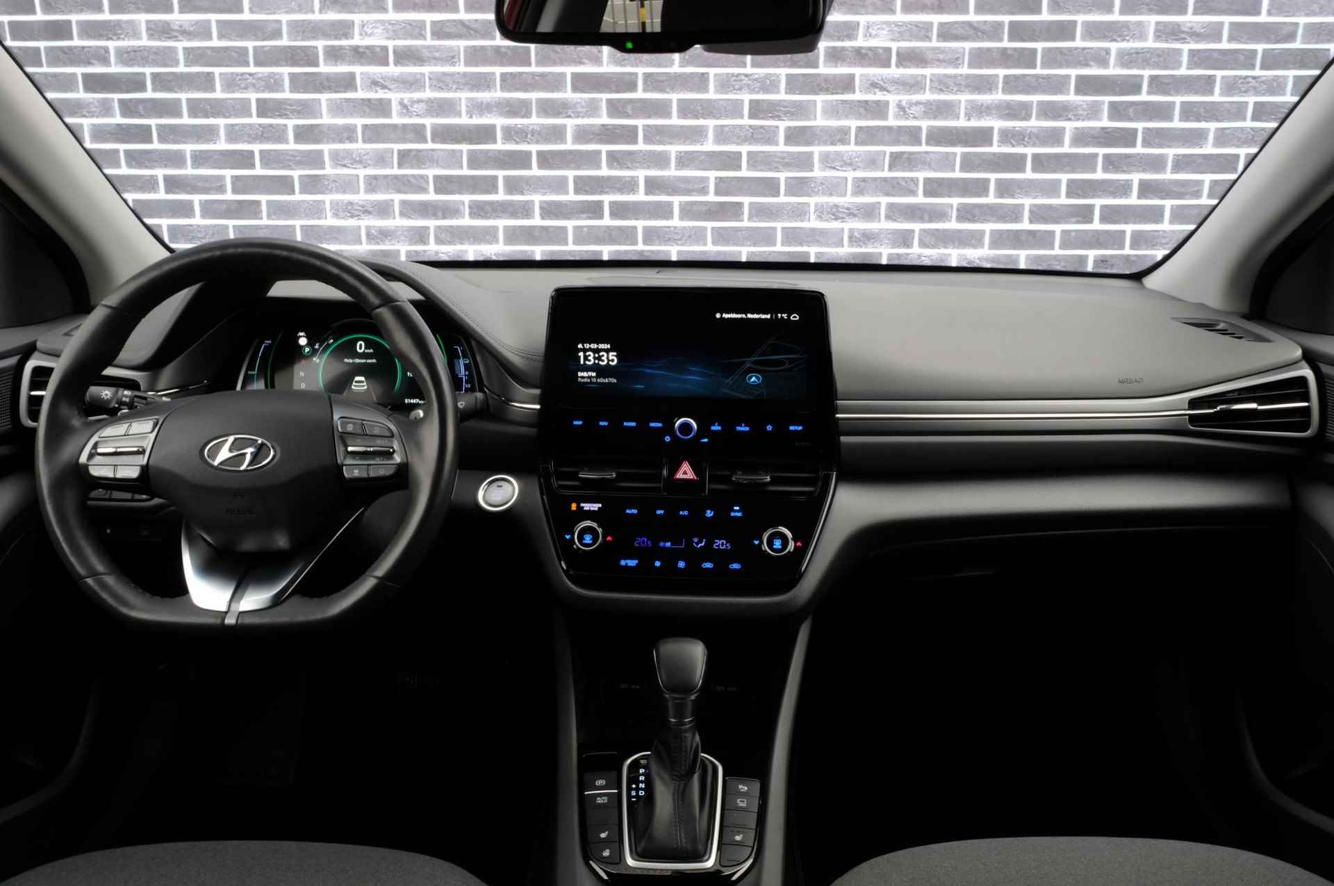 Hyundai IONIQ 1.6 GDi Comfort - Plus | Adaptieve Cruise Control | PDC | Camera | Navigatie | Stoel/Stuur Verwarming | Apple Carplay | LED-Verlichting | - 3/33