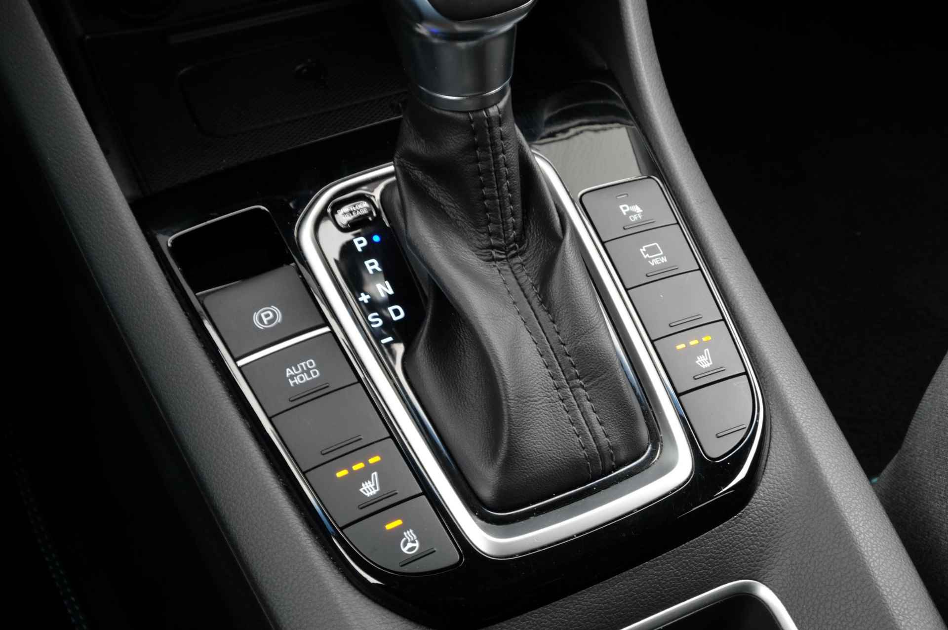 Hyundai IONIQ 1.6 GDi Comfort - Plus | Adaptieve Cruise Control | PDC | Camera | Navigatie | Stoel/Stuur Verwarming | Apple Carplay | LED-Verlichting | - 11/33