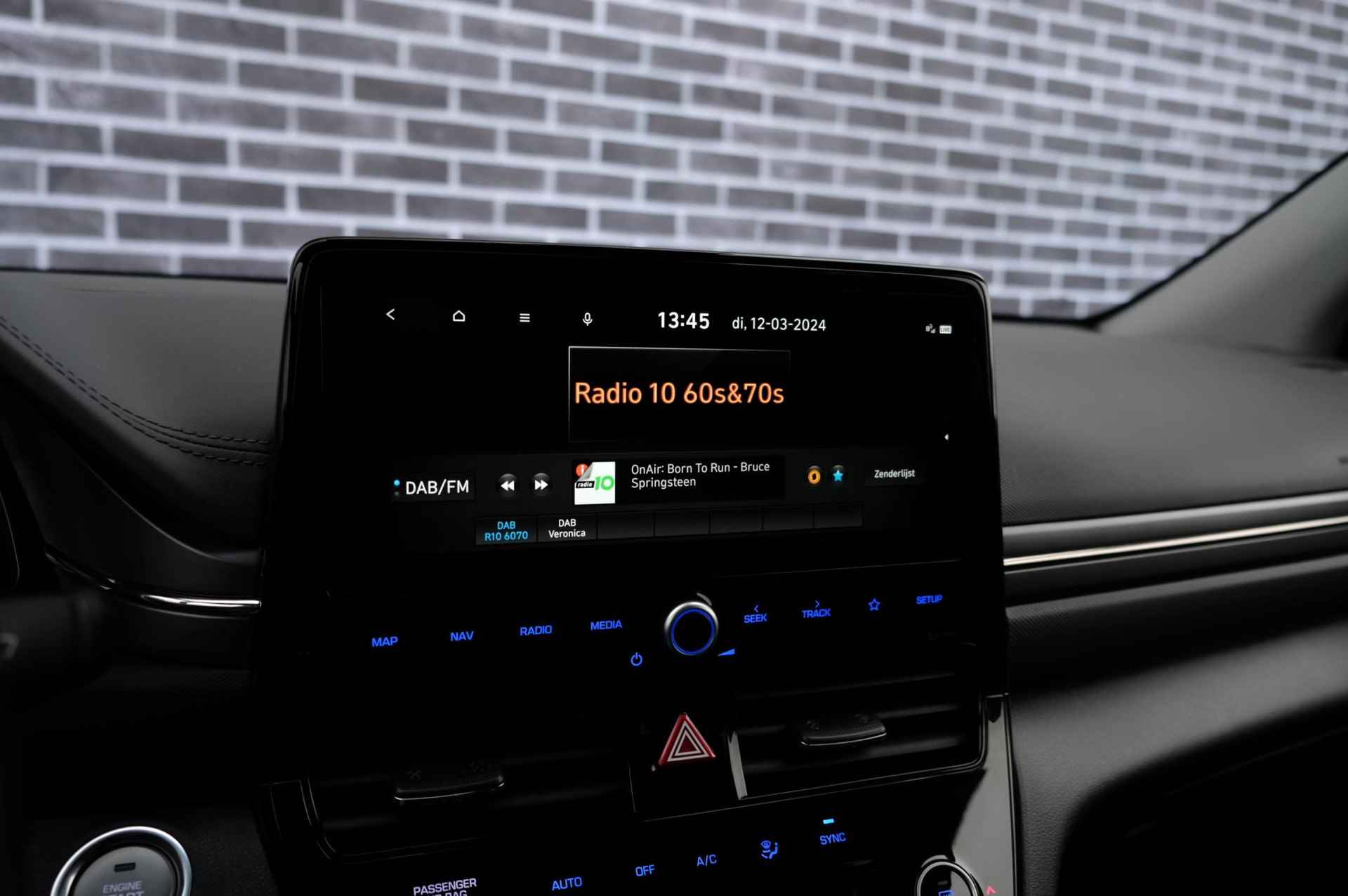 Hyundai IONIQ 1.6 GDi Comfort - Plus | Adaptieve Cruise Control | PDC | Camera | Navigatie | Stoel/Stuur Verwarming | Apple Carplay | LED-Verlichting | - 24/33
