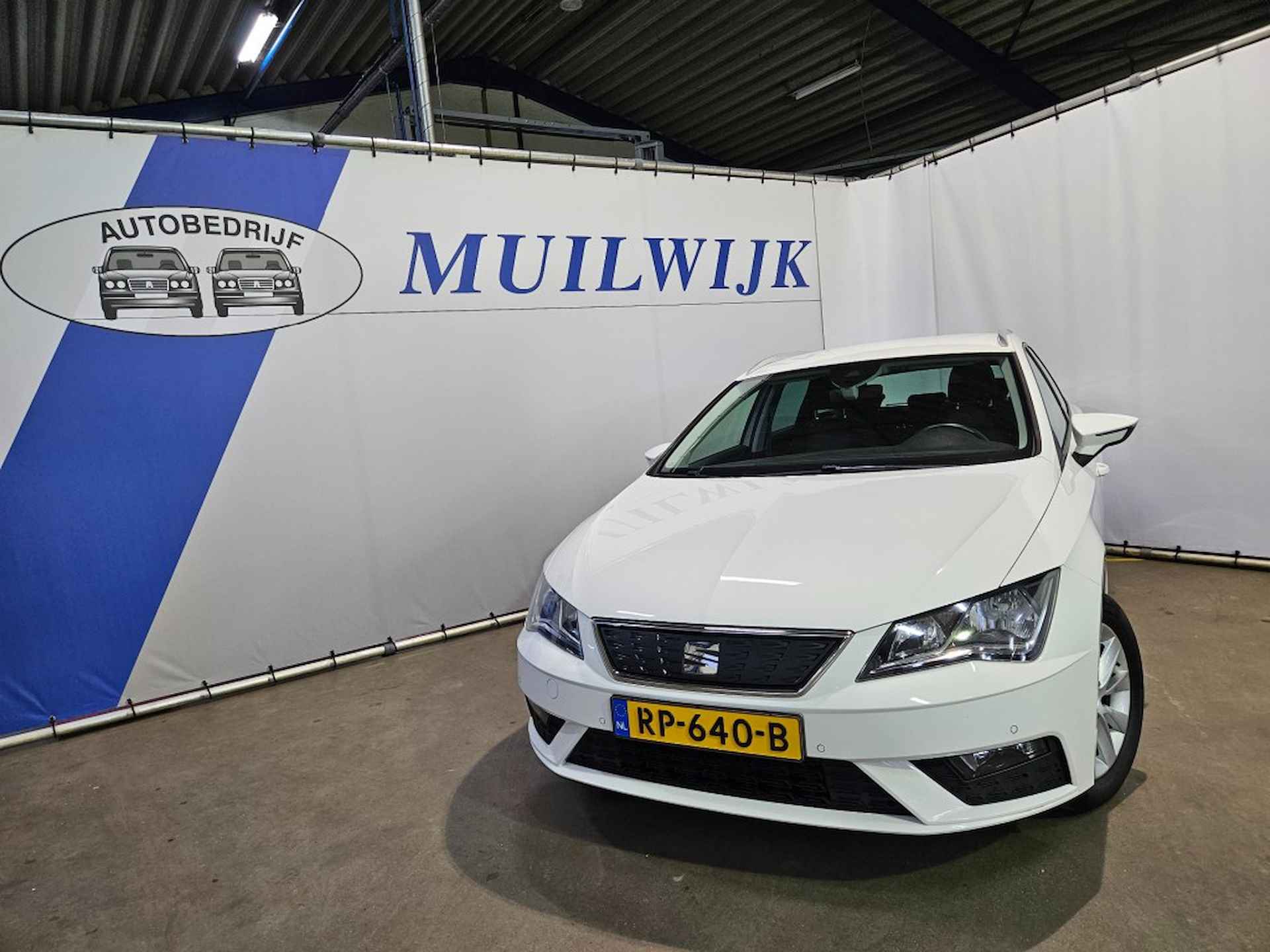 SEAT Leon ST 1.0 EcoTSI Style Business Intense / Navi / NL Auto - 4/49