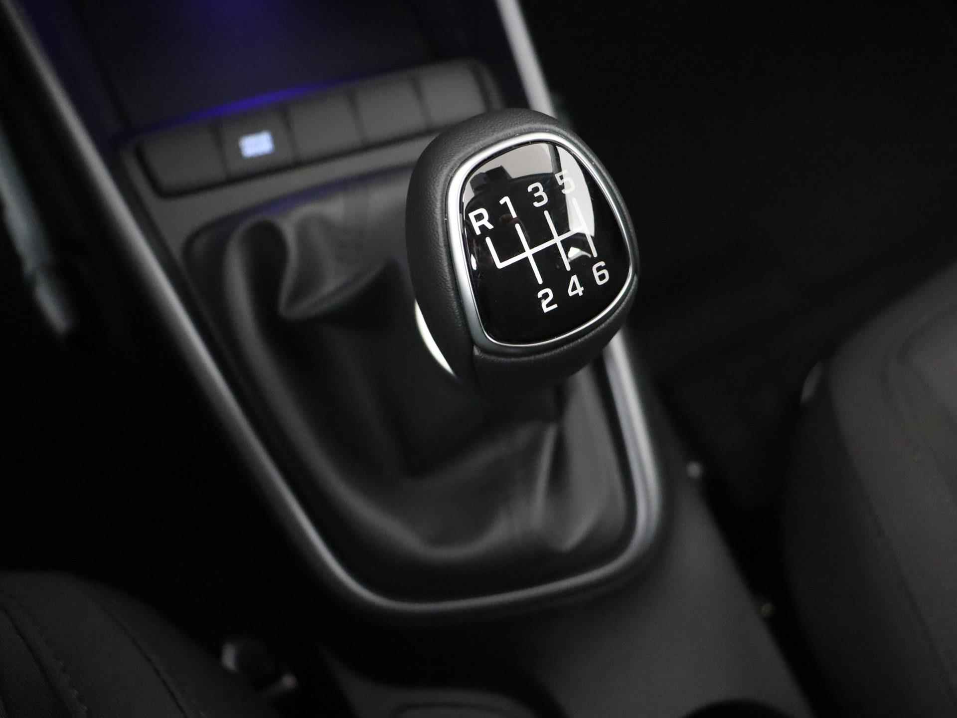 Hyundai i20 1.0 T-GDI Comfort Smart | Incl. €2000,- Voorraadactie! | Nieuwste model! | Navigatie | Apple Carplay | Camera | Lm-wielen | Parkeersensoren | - 19/28