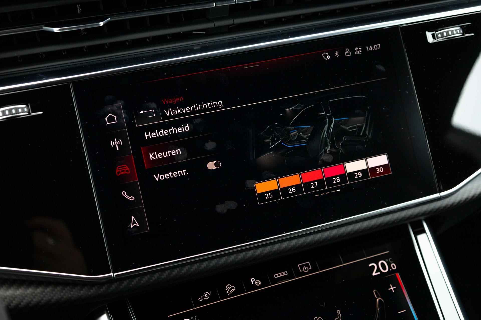 Audi Q8 55 TFSIe 394pk Quattro S-Line Edition | Panoramadak | Trekhaak | B&O Sound - 44/54