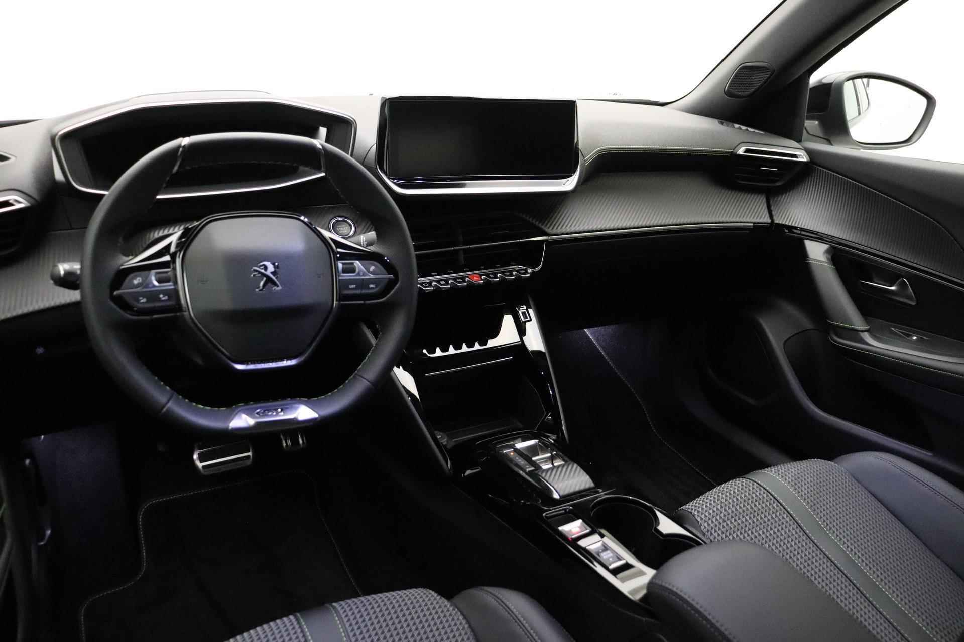 Peugeot e-2008 EV GT 50 kWh | Cruise control | Climate control | Navigatie | Parkeersensoren | Achteruitrijcamera | - 8/35