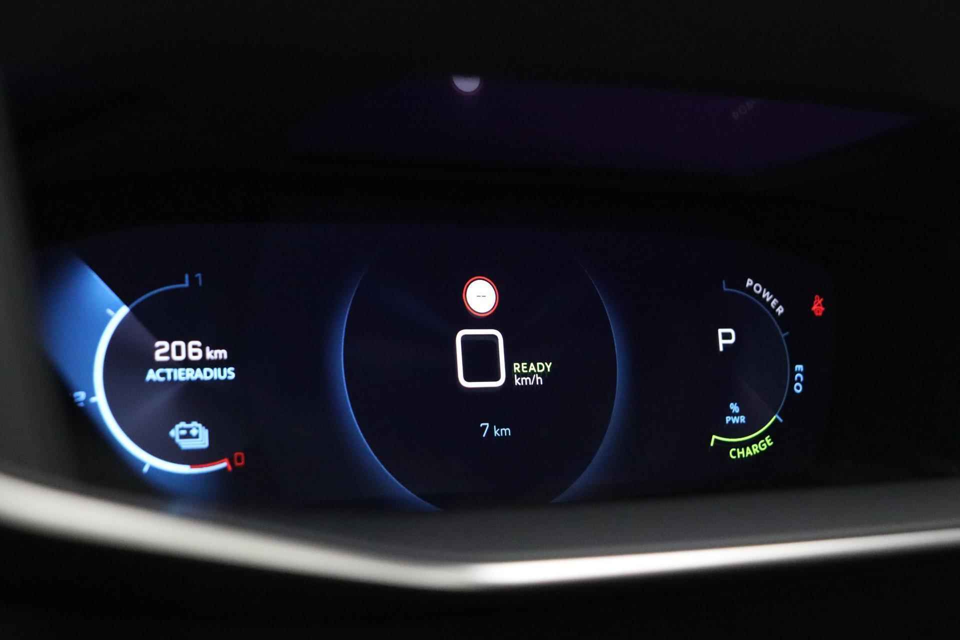 Peugeot e-2008 EV GT 50 kWh | Cruise control | Climate control | Navigatie | Parkeersensoren | Achteruitrijcamera | - 30/35