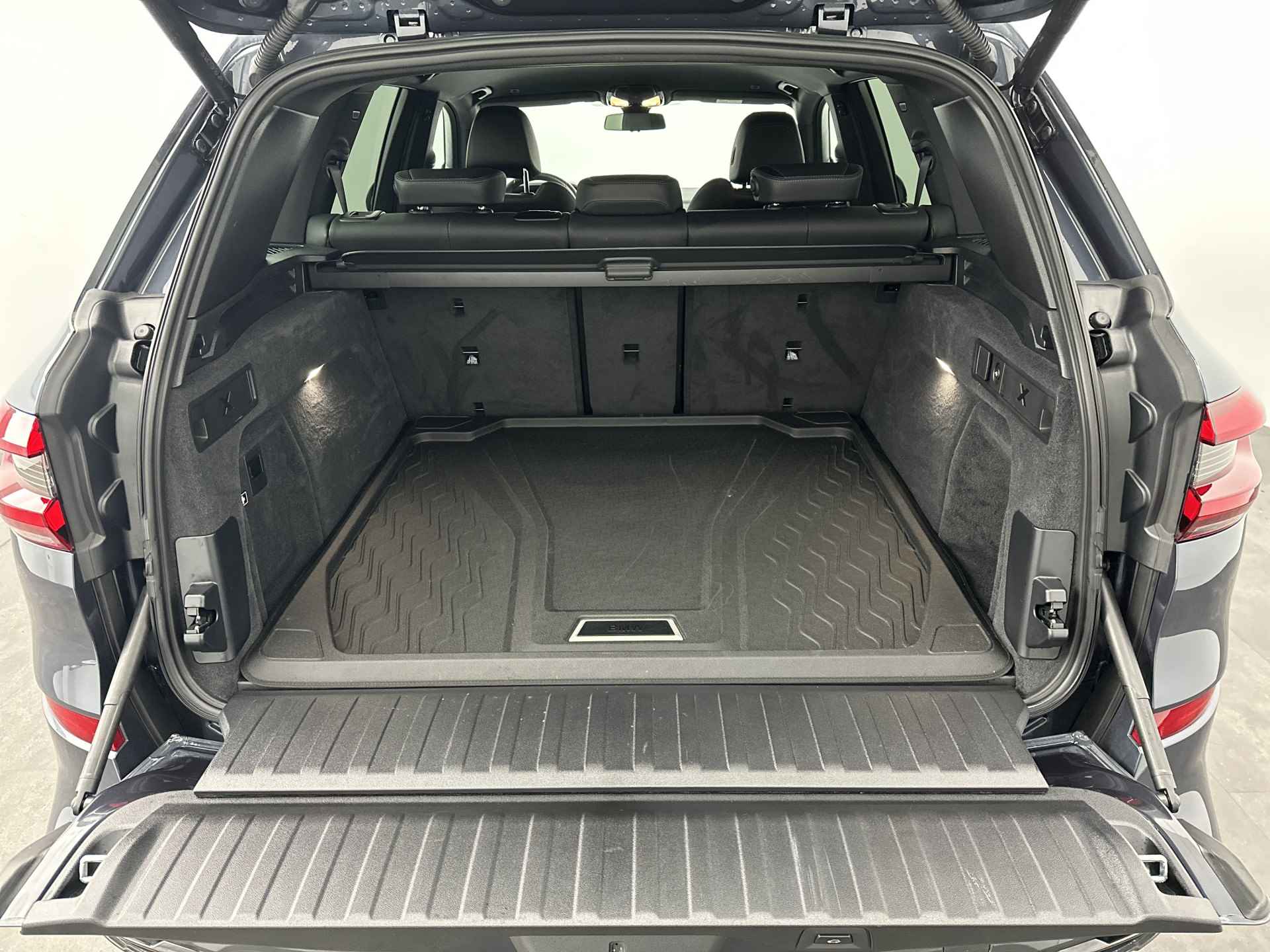 BMW X5 xDrive30d | M Adaptief onderstel | Comfort Access | Sportstoelen voor | BMW Live Cockpit Professional | 	High-beam assistant | Adaptieve LED koplampen | - 20/29