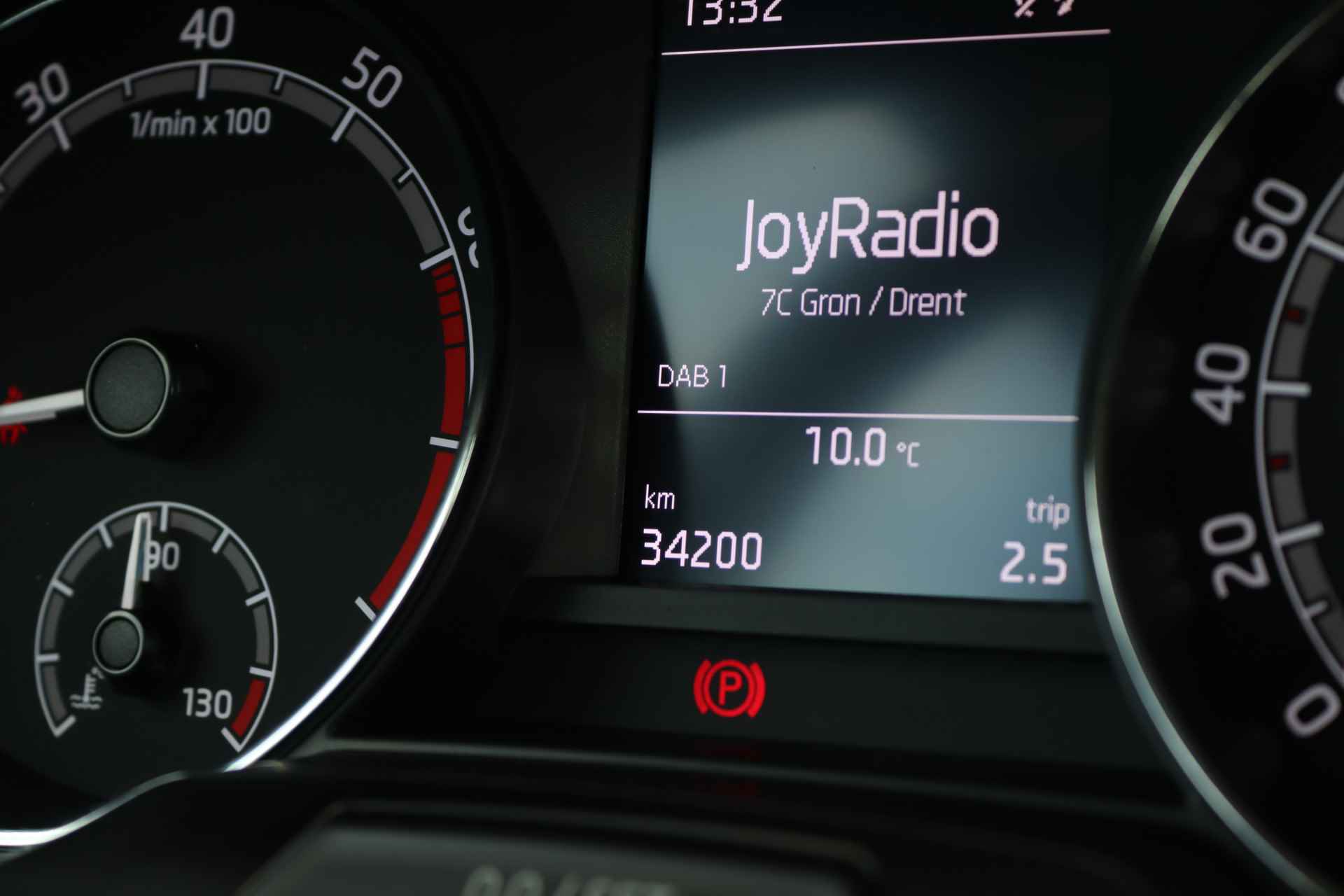 Škoda Fabia 1.0 TSI 75 pk Ambition | Airco | Bluetooth | PDC Achter | DAB | 16'' LM | Stoelverwarming | - 17/37