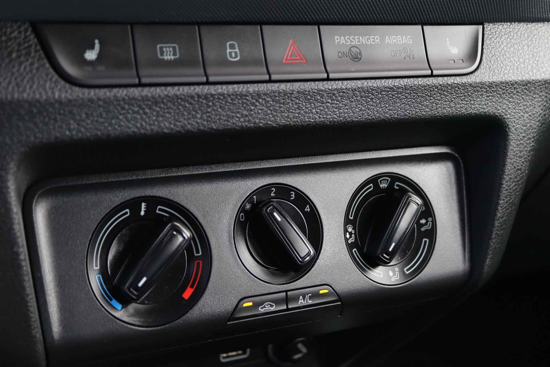 Škoda Fabia 1.0 MPI 75 pk Cool Plus | Airco | Bluetooth | PDC Achter | DAB | 16'' LM | Stoelverwarming | - 26/37