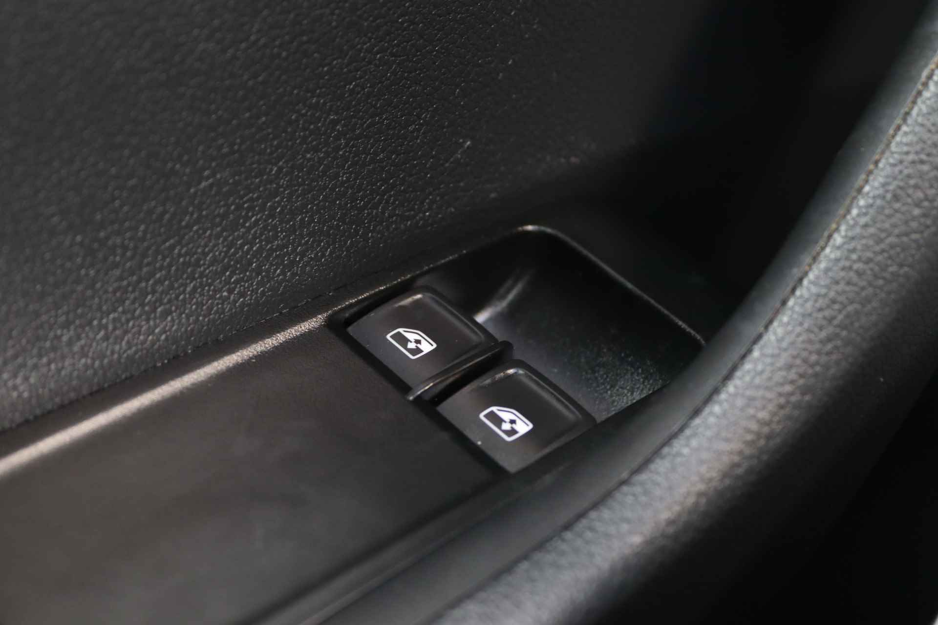 Škoda Fabia 1.0 TSI 75 pk Ambition | Airco | Bluetooth | PDC Achter | DAB | 16'' LM | Stoelverwarming | - 28/37