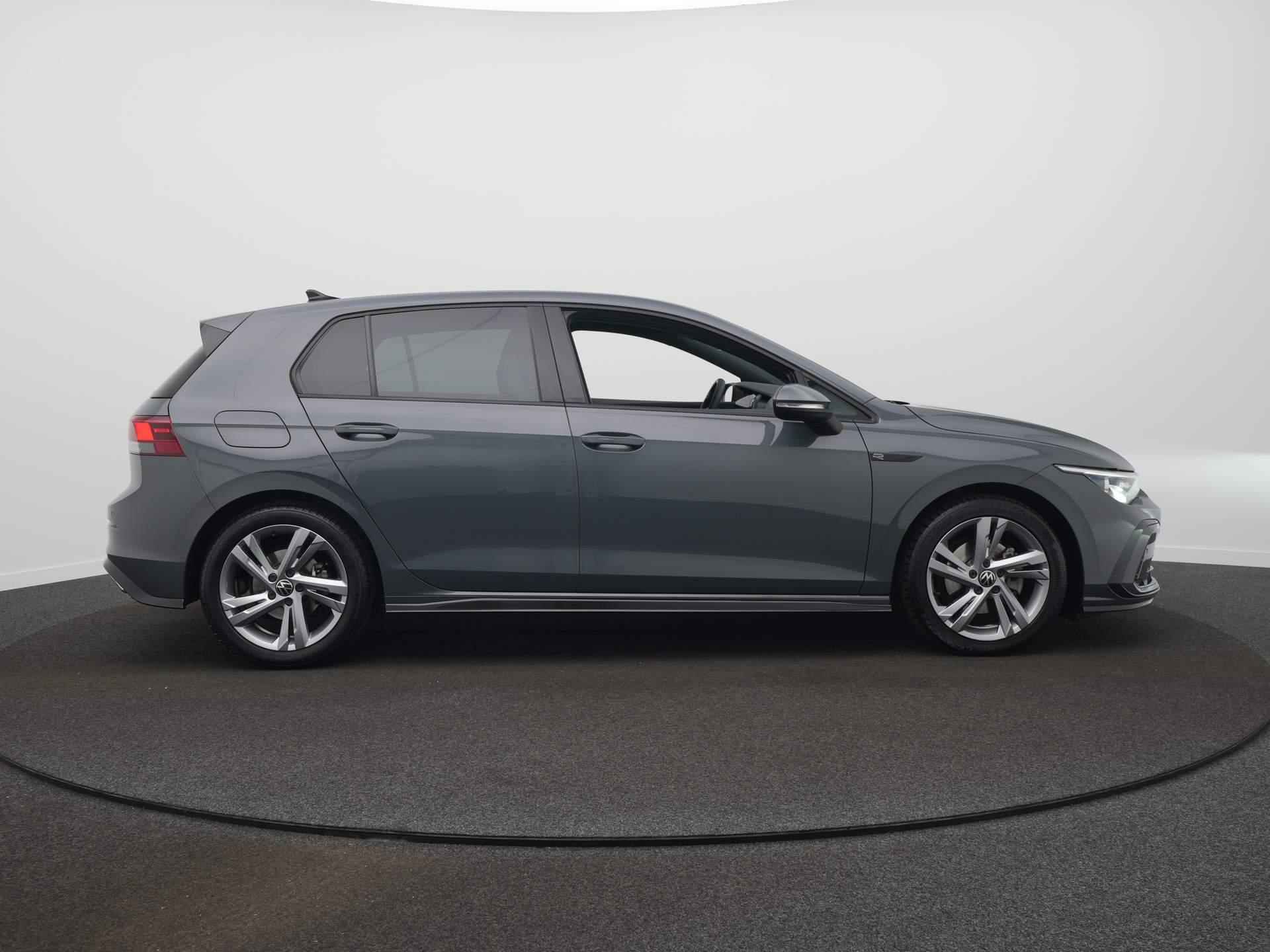 Volkswagen Golf 1.5 eTSI R-Line Navi / Clima / Adaptive Cruise / Stoelverwarming / Parkeersensoren / LED - 4/49