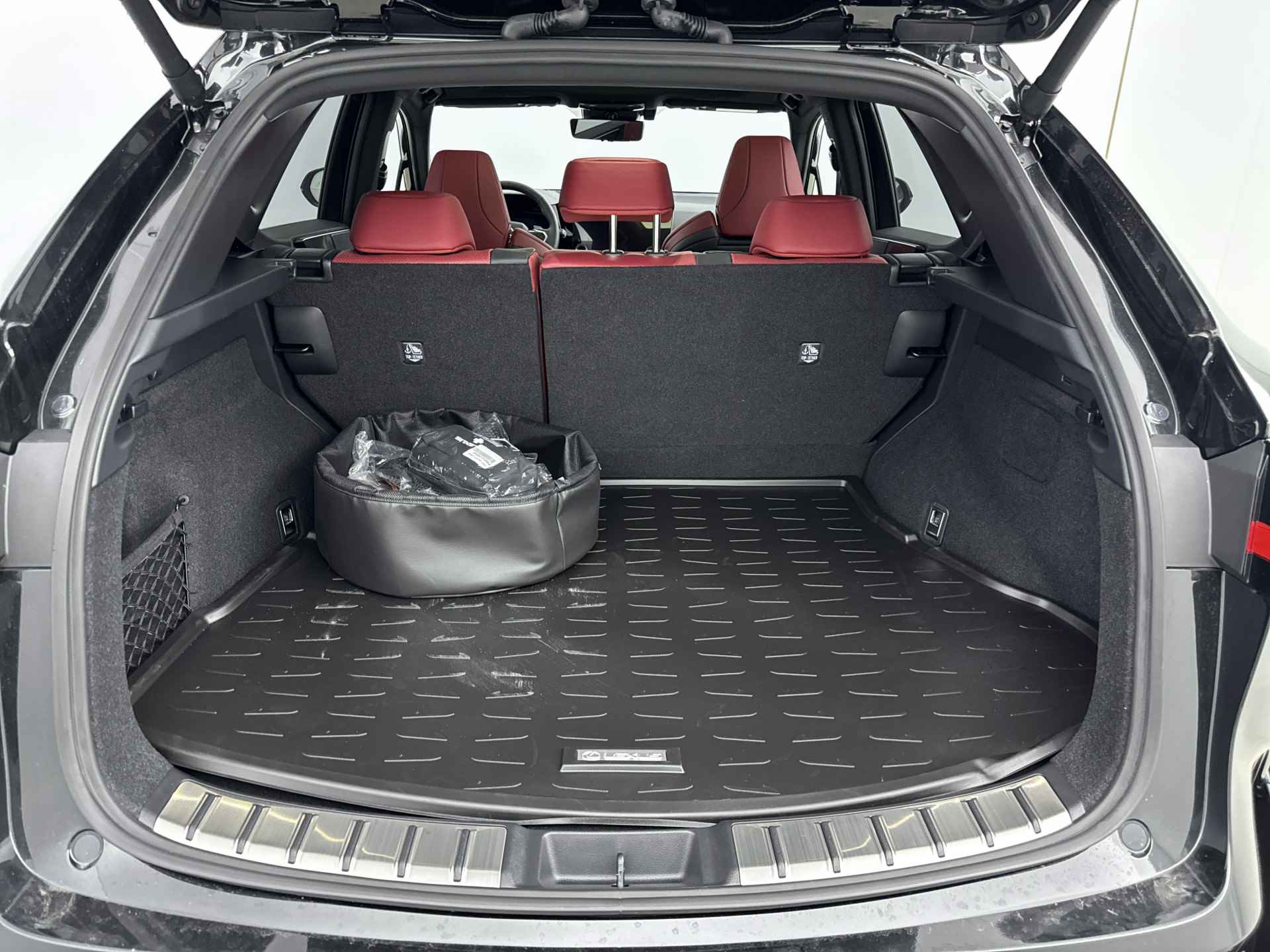 Lexus NX 450h+ AWD F-Sport Line | Lederen bekleding | Panoramadak | Explorer pack | verkocht ovb TLFS Jeroen - 36/41