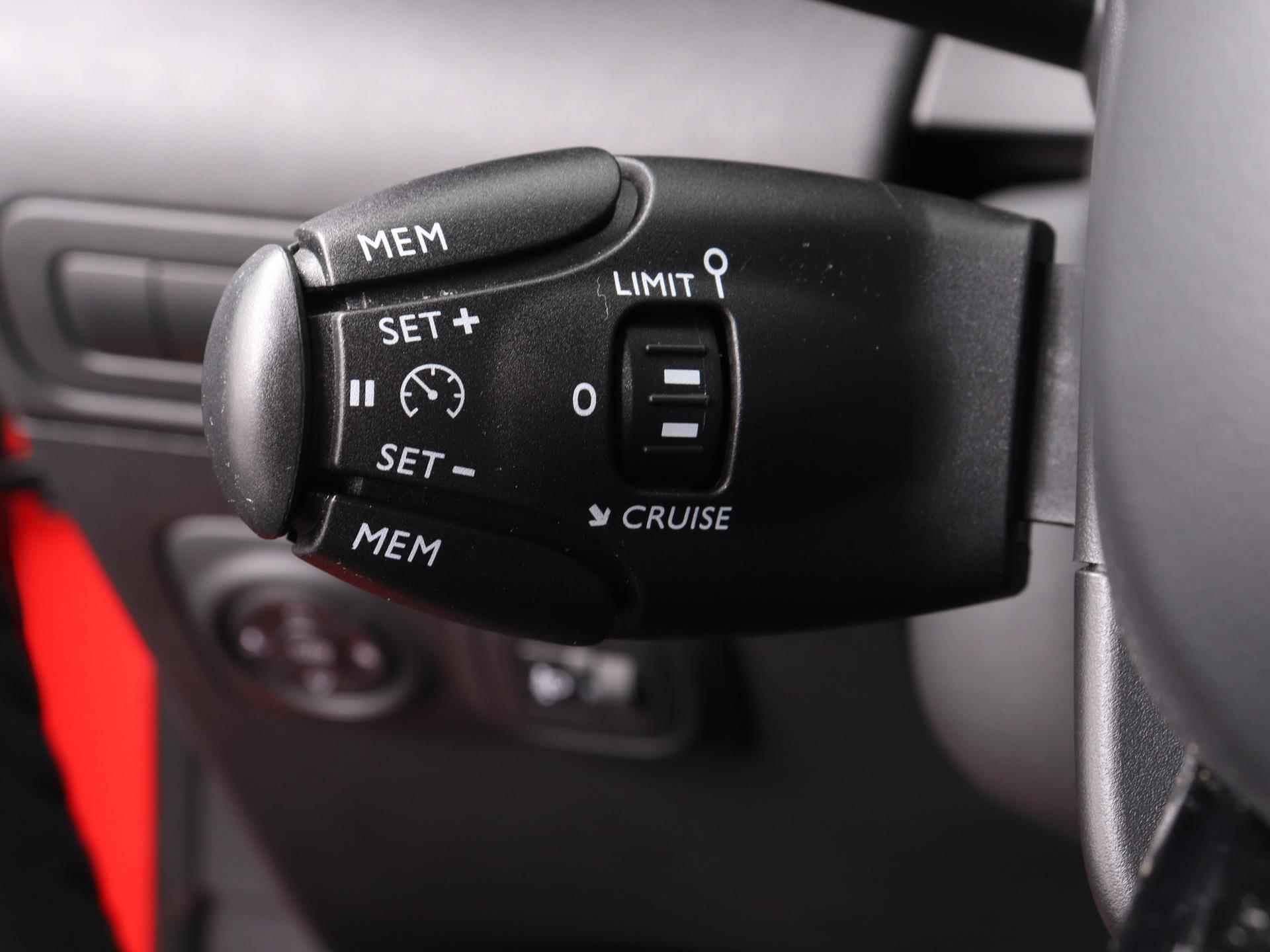 Citroen C3 Aircross Feel 82pk | Navigatie | Climate Control | Cruise Control | Parkeersensoren | Apple Carplay / Android Auto | DAB+ radio | Draadloze telefoonlader | Regensensor | Donker getint glas | Lage kilometerstand | 16" lichtmetalen velgen | - 20/35