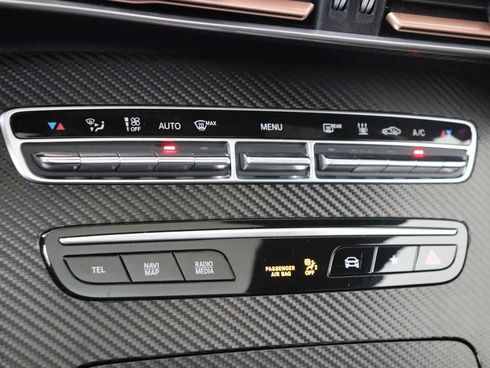 Mercedes-Benz EQC 400 4MATIC Premium Plus 80 kWh / AMG/ Schuifdak/ Rijassistentiepakket/ Stoelverwarming v+a - 21/36