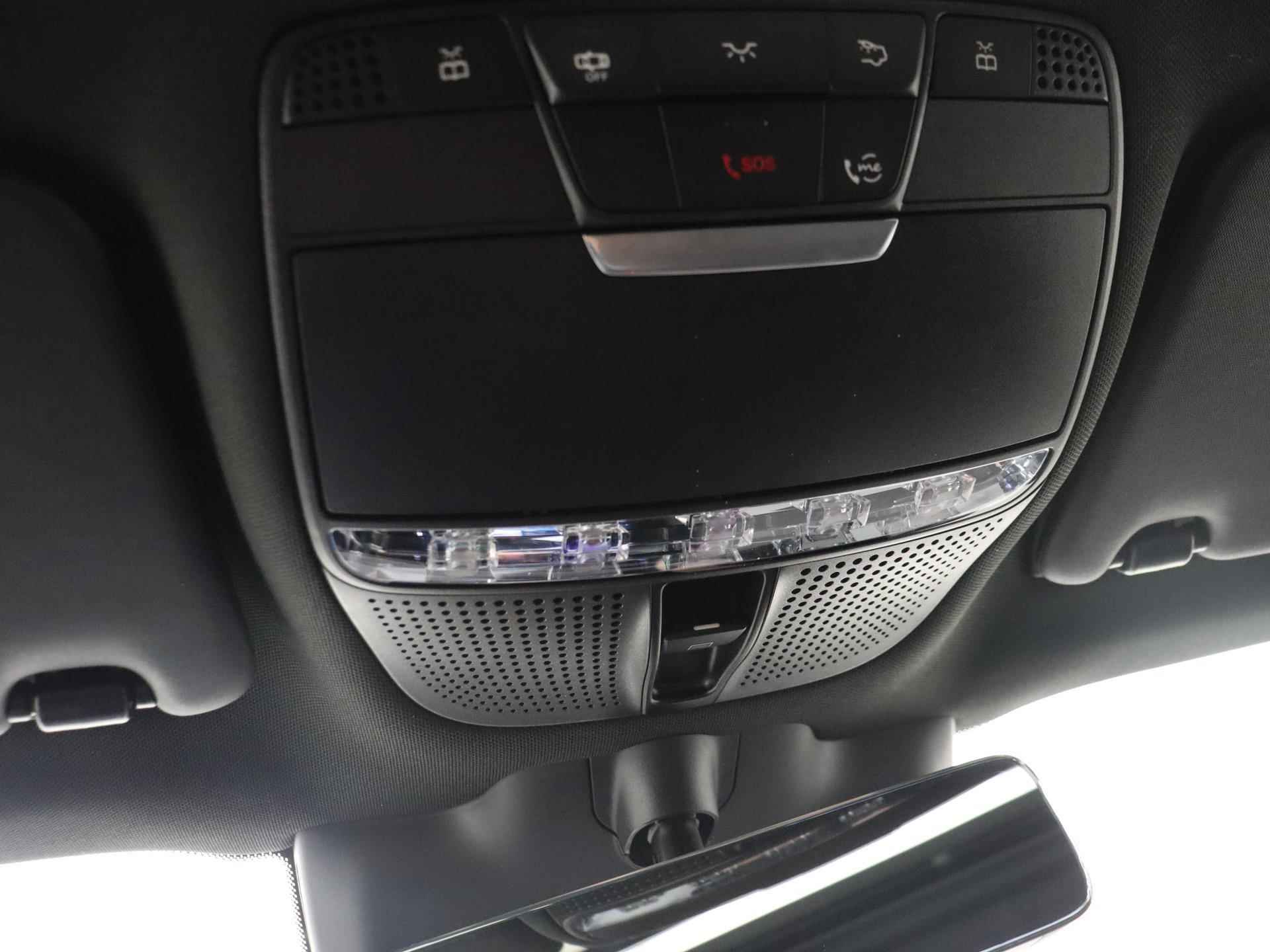 Mercedes-Benz EQC 400 4MATIC Premium Plus 80 kWh / AMG/ Schuifdak/ Rijassistentiepakket/ Stoelverwarming v+a - 25/36