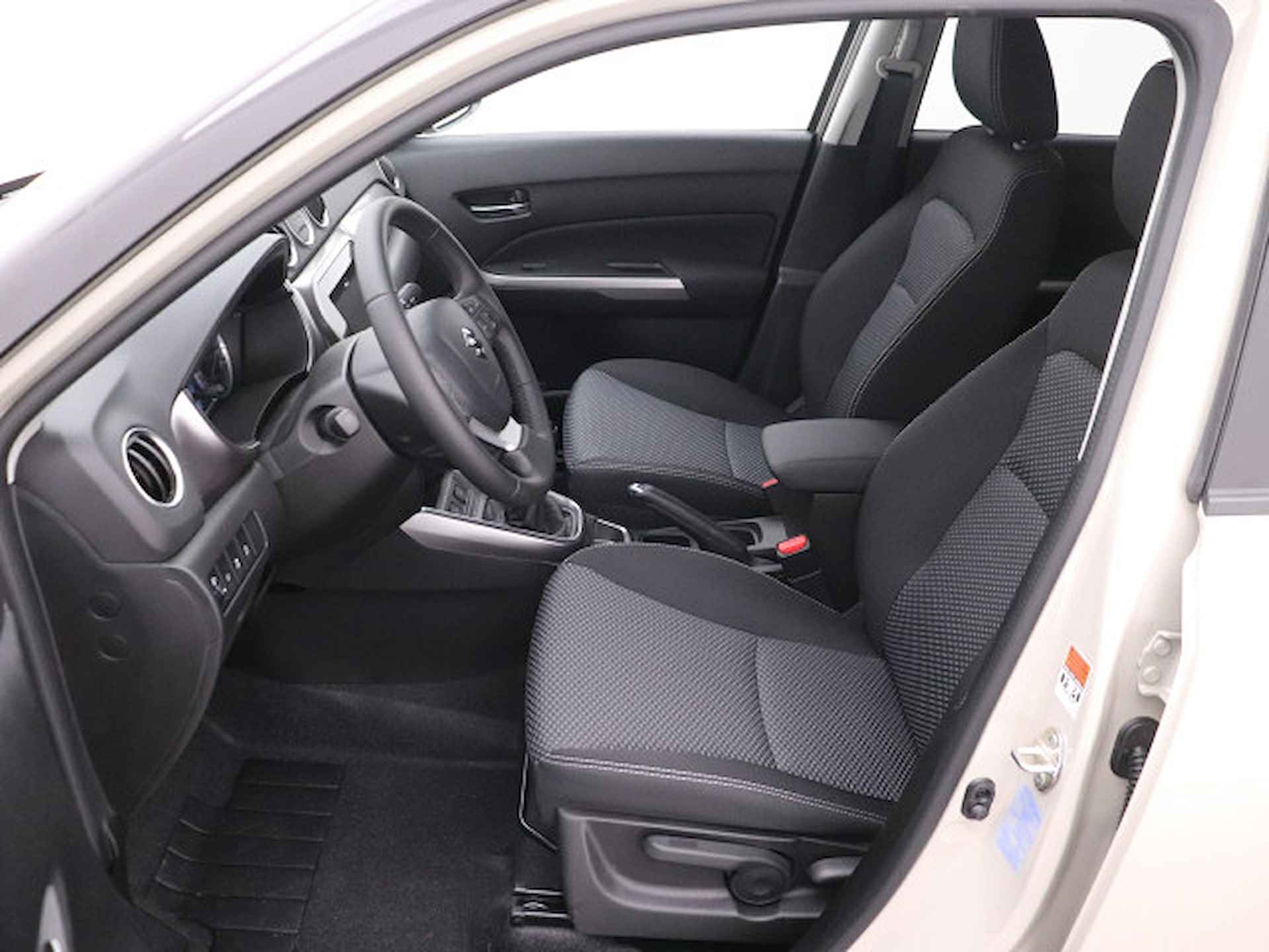 Suzuki Vitara 1.5 Hybrid Select *Leverbaar 05-2024* | Apple Carplay / Android Auto | Incl. 6 jaar garantie | - 12/29