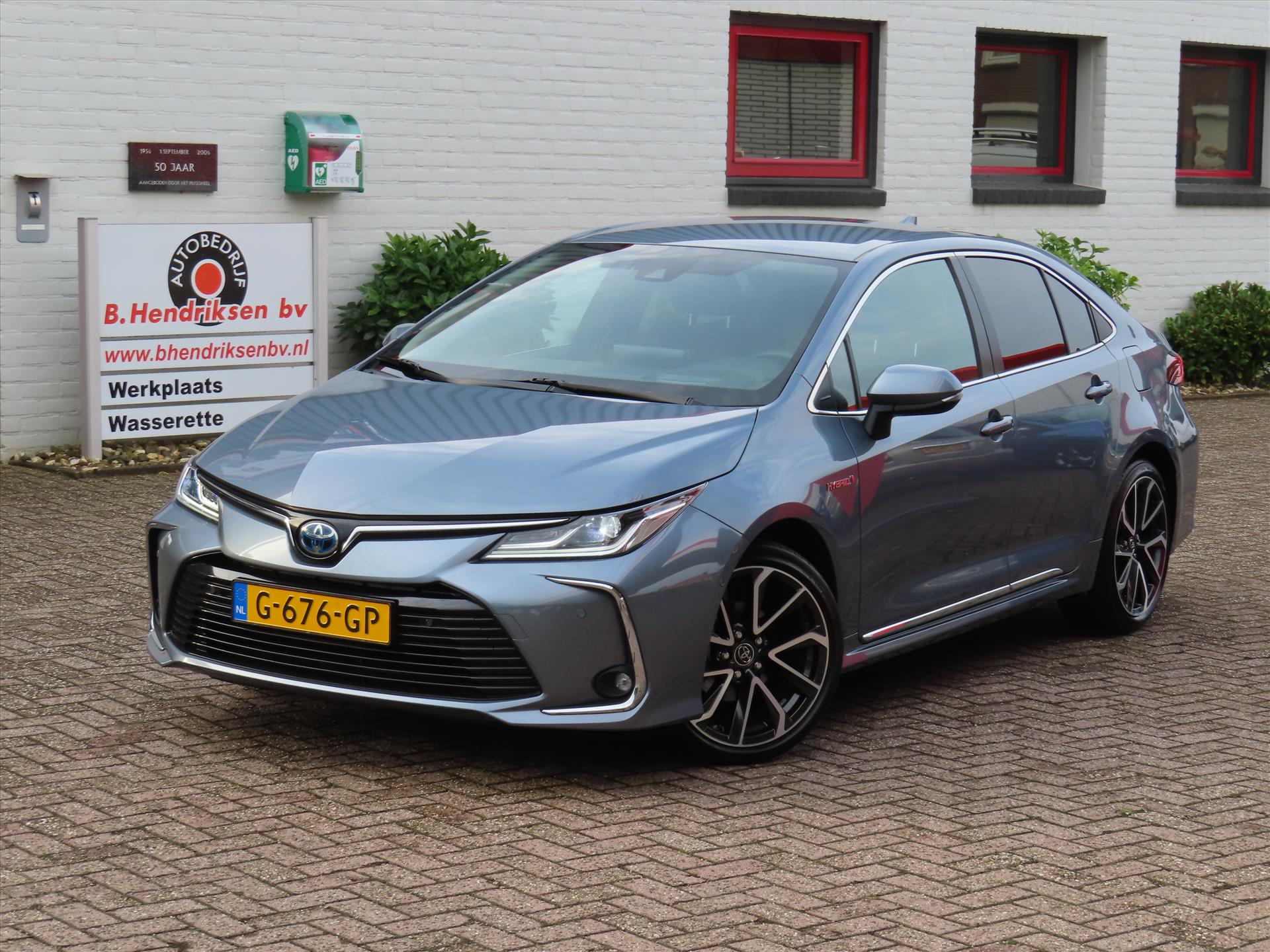 Toyota Corolla Sedan 1.8 Hybrid 122pk CVT Executive/ Afneembare trekhaak/ Lederen bekleding/ Camera achter/ Xenon/ Adaptieve cruise/ Keyless/ 1 Eigenaar/ Origineel NL/ NAP